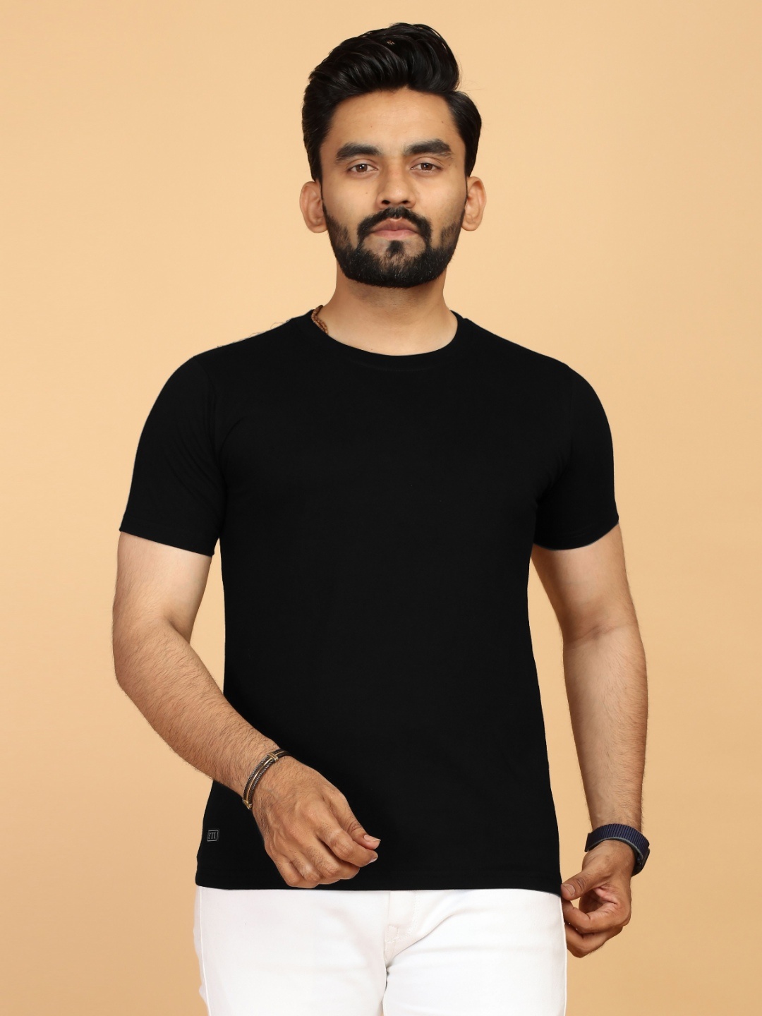 

FABRIPPLE Men Solid Round Neck Cotton T-shirt, Black