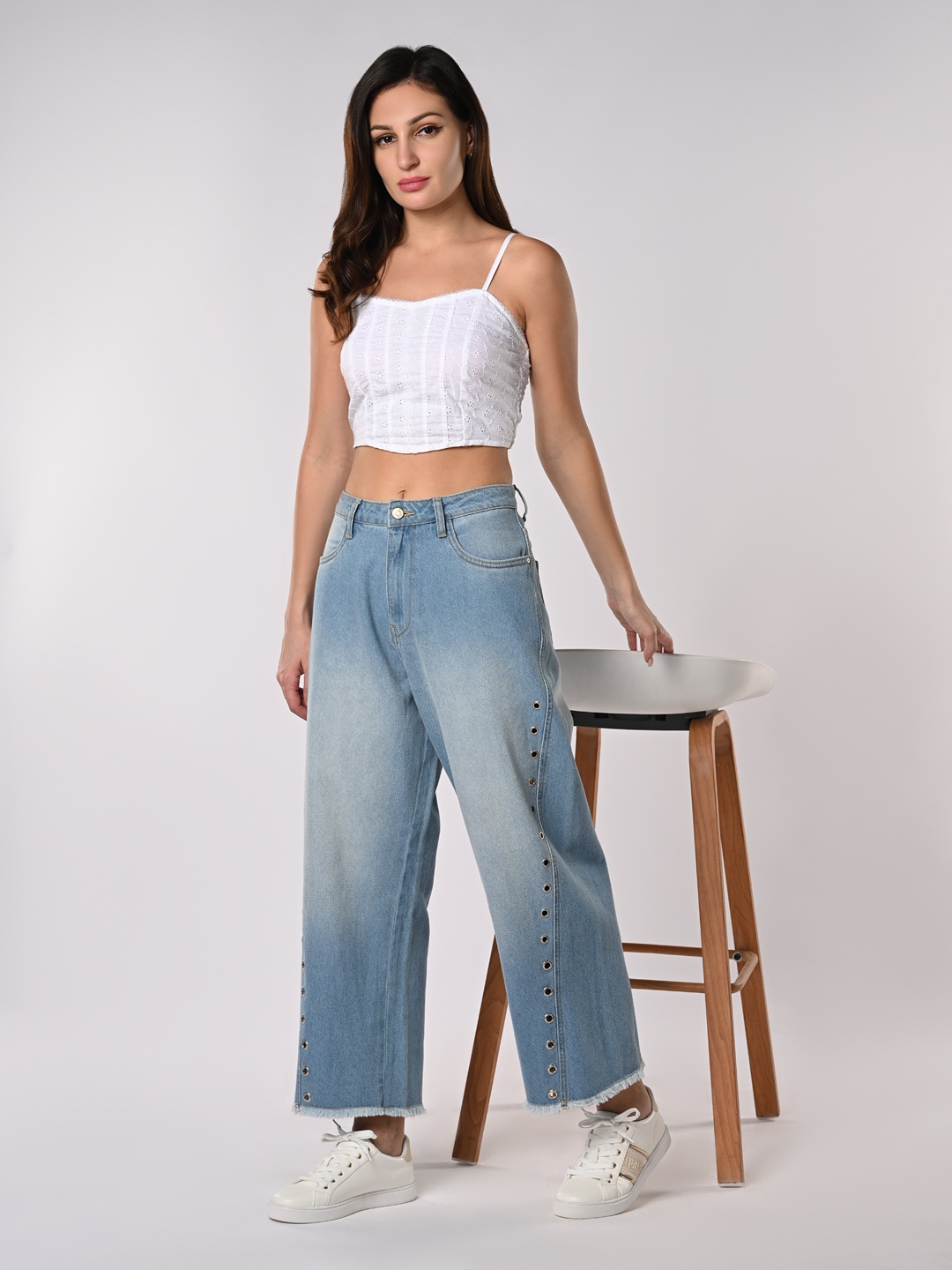 

IZEL Women Wide Leg Mildly Distressed Heavy Fade Jeans, Blue
