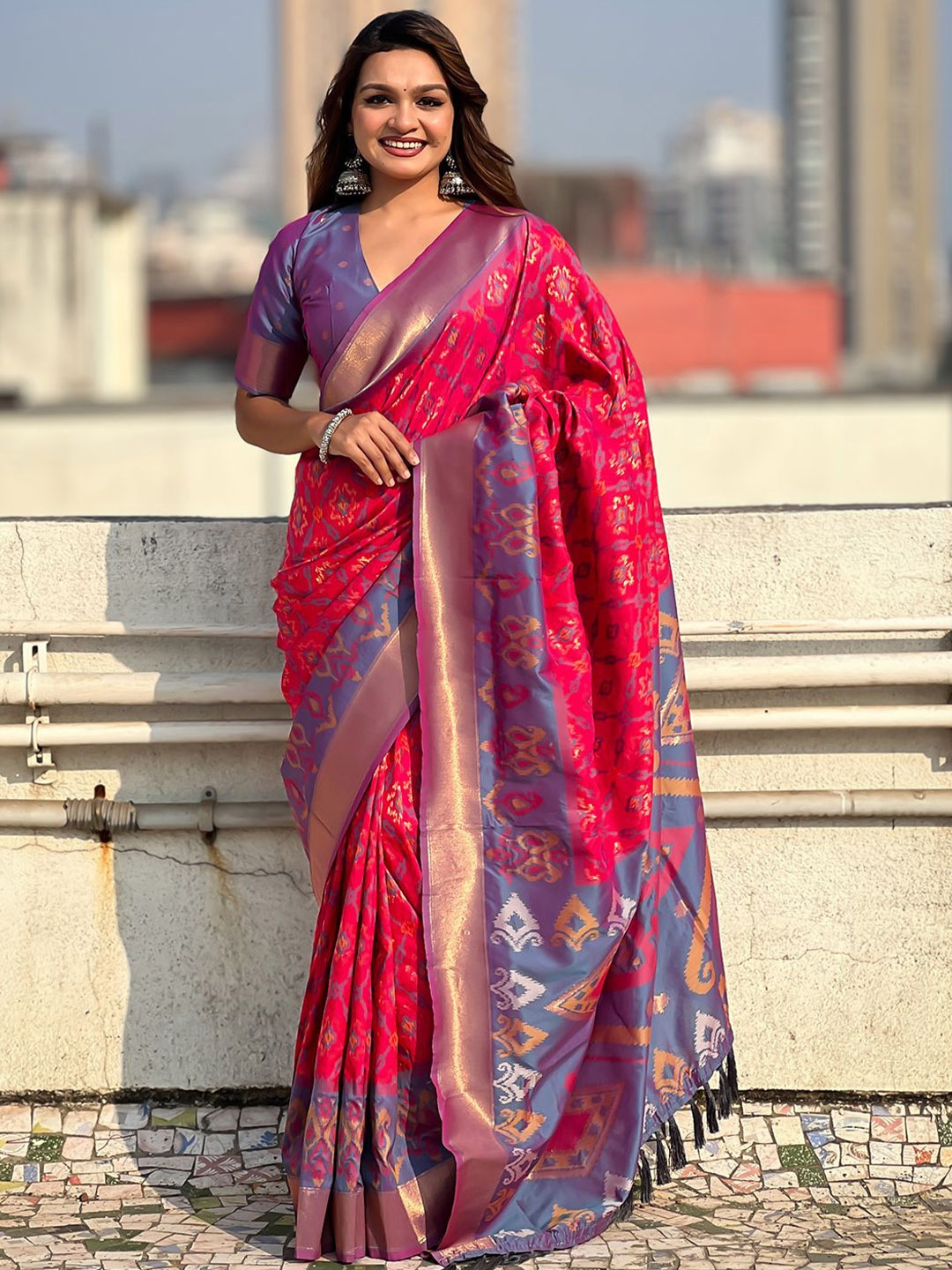 

LeeliPeeri Designer Woven Design Zari Patola Saree With Unstitched Blouse Piece, Pink