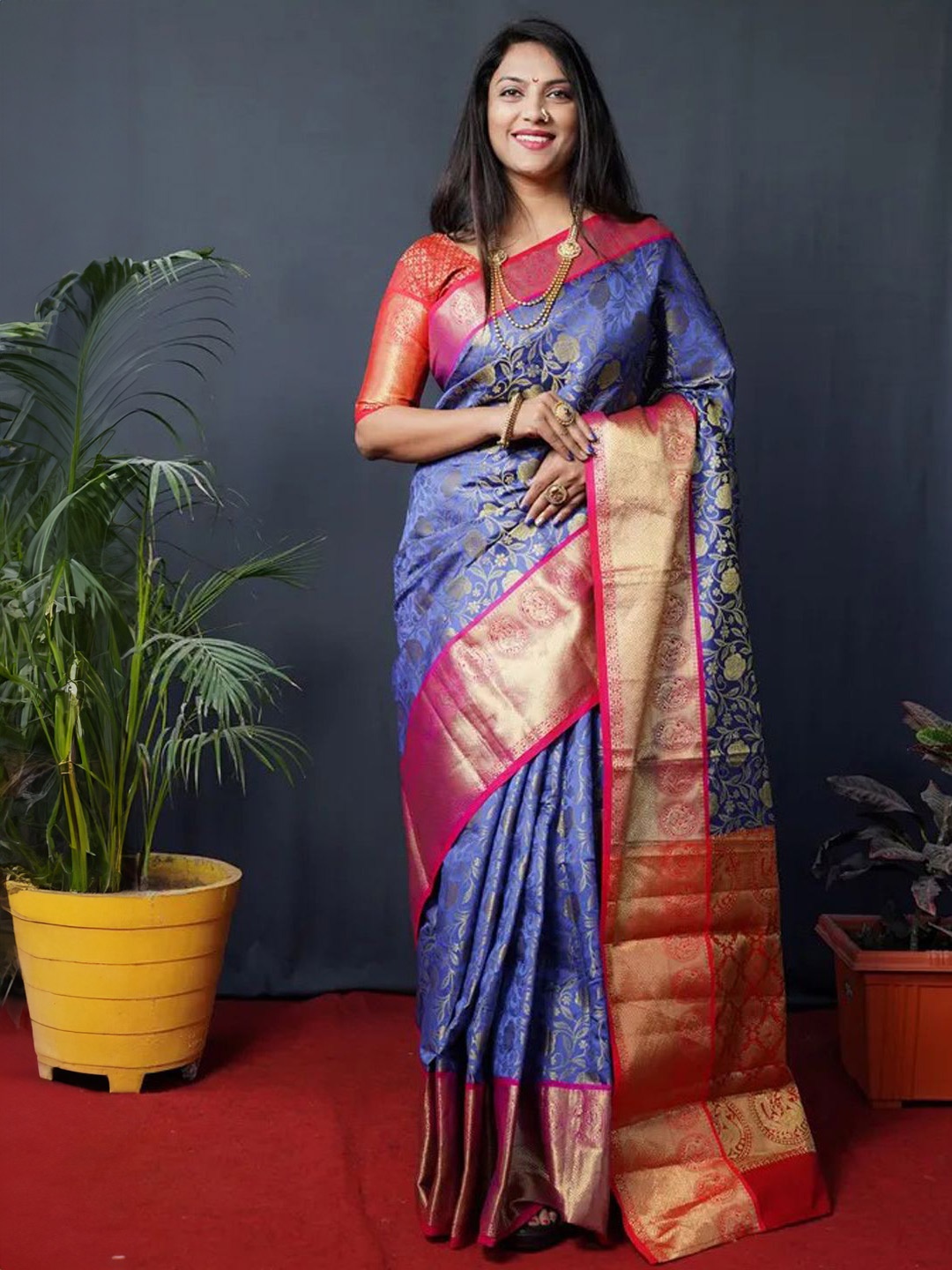 

DIVASTRI Woven Design Zari Silk Blend Kanjeevaram Saree, Blue