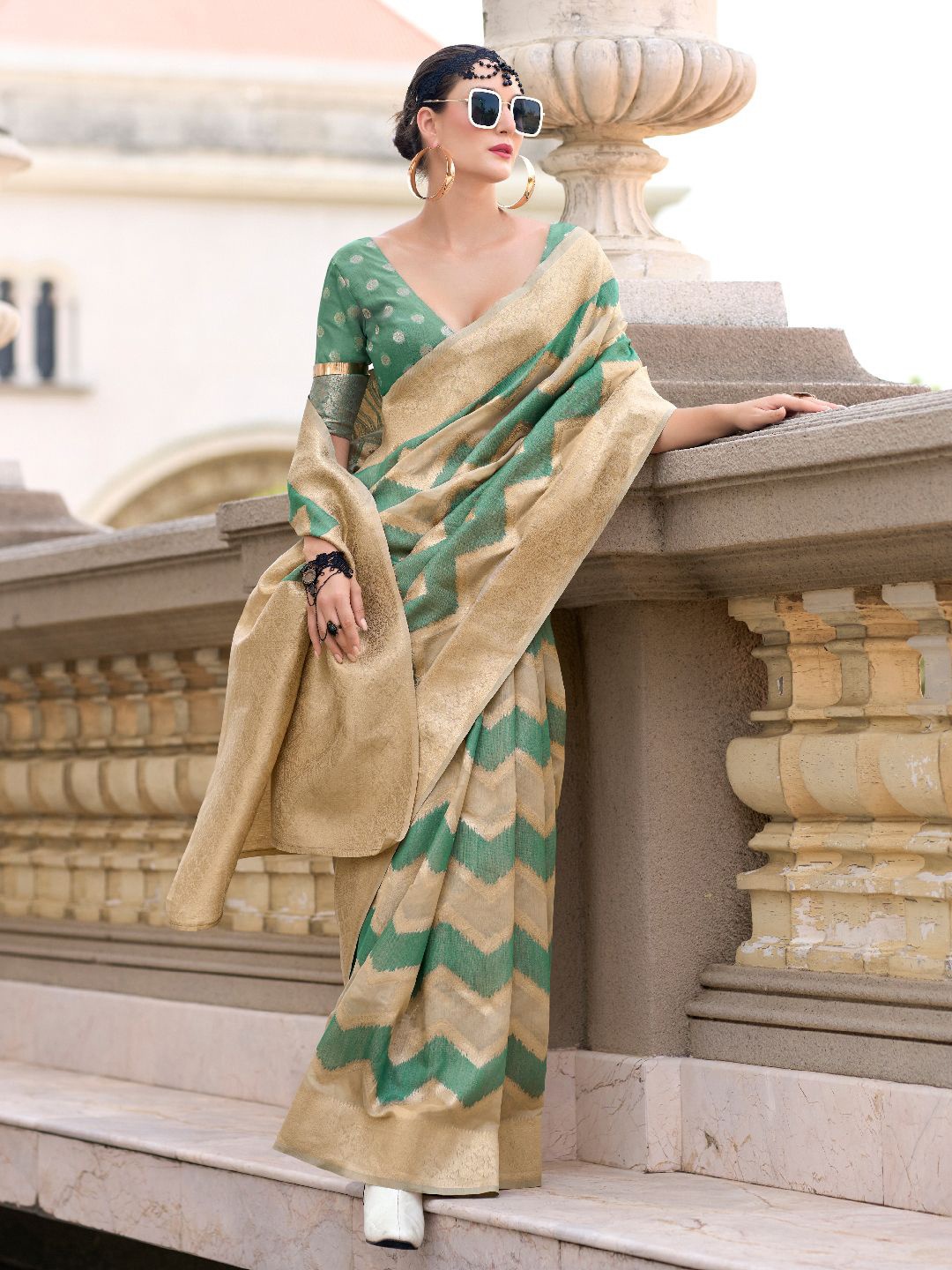 

LeeliPeeri Designer Abstract Printed Saree, Green