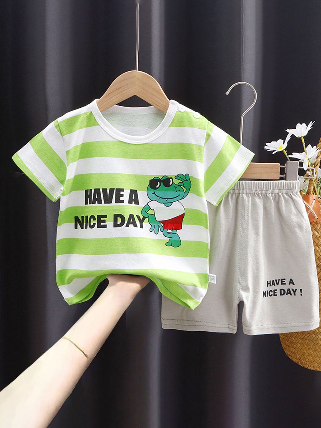 

Bold N Elegant Unisex Kids Striped T-shirt with Shorts, Green