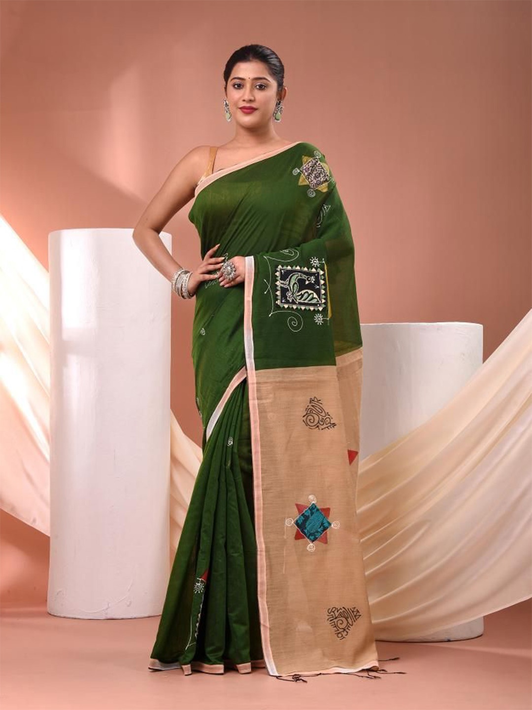 

VIBHAVARI Ethnic Motifs Zari Saree, Green