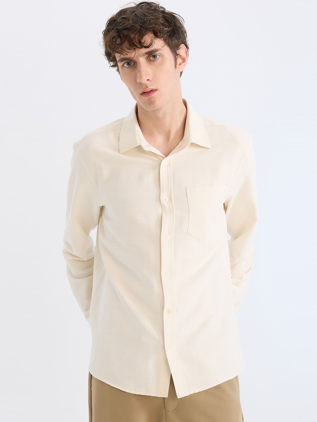 

DeFacto Men Spread Collar Solid Cotton Casual Shirt, Cream