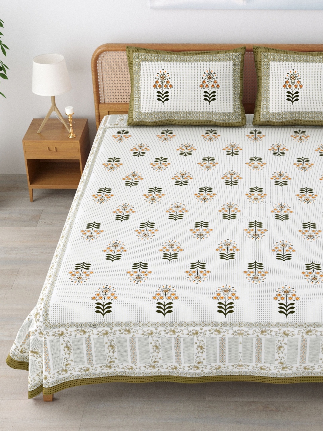 

MAFATLAL Sanskriti White Printed Cotton 144 TC King Bedsheet Set 2.34 m x 2.70 m
