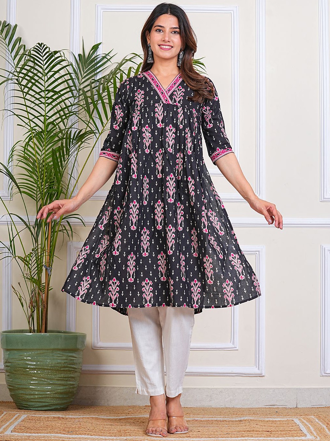 

Kraniky Apparels Floral Printed V Neck Cotton A-Line Kurta, Black