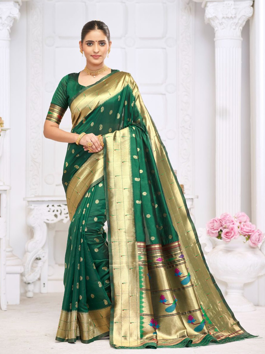 

amirat Woven Design Zari Paithani Saree, Green