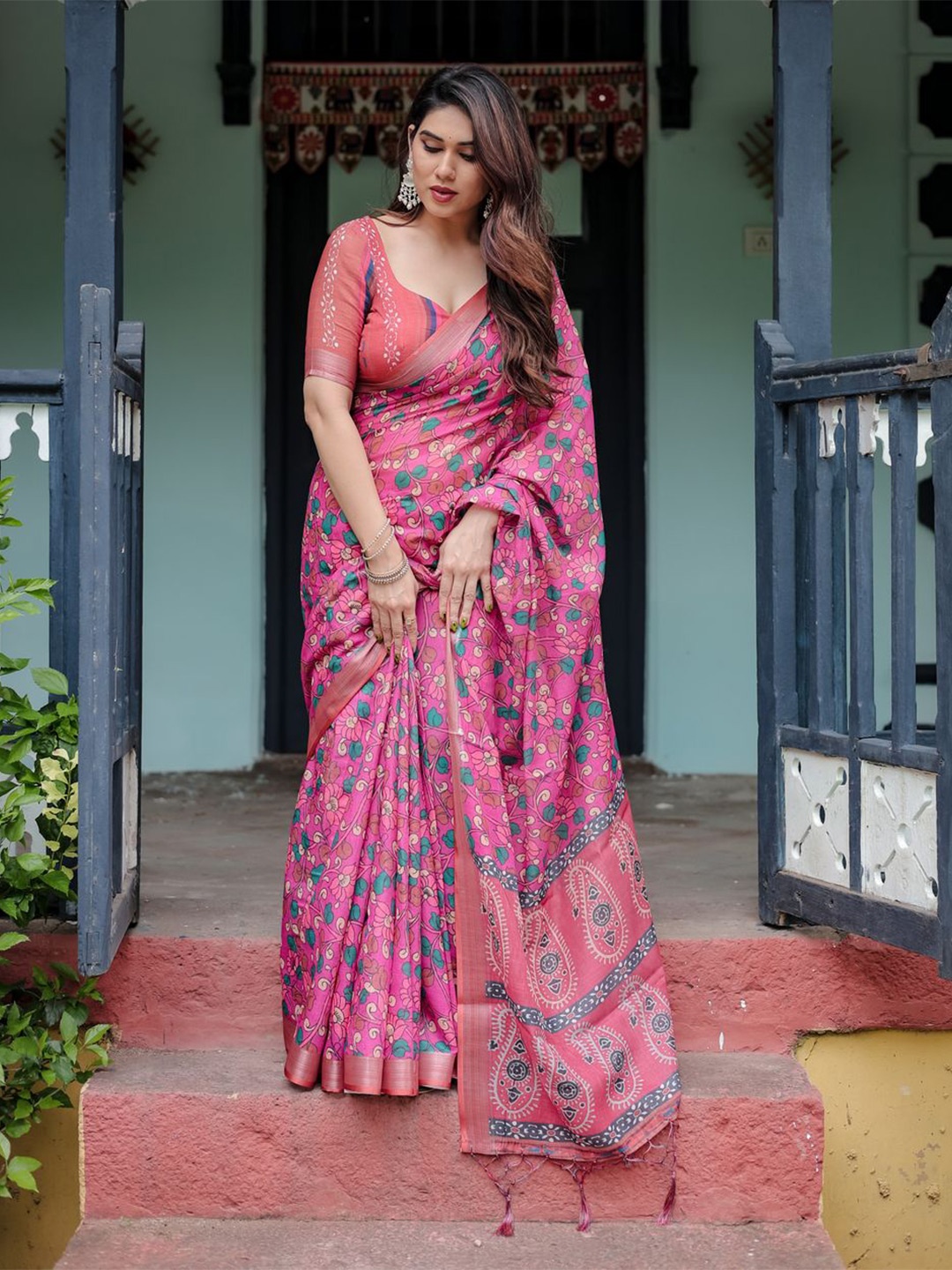 

ALMAARI FASHION Floral Printed Zari Pure Linen Banarasi Saree, Pink