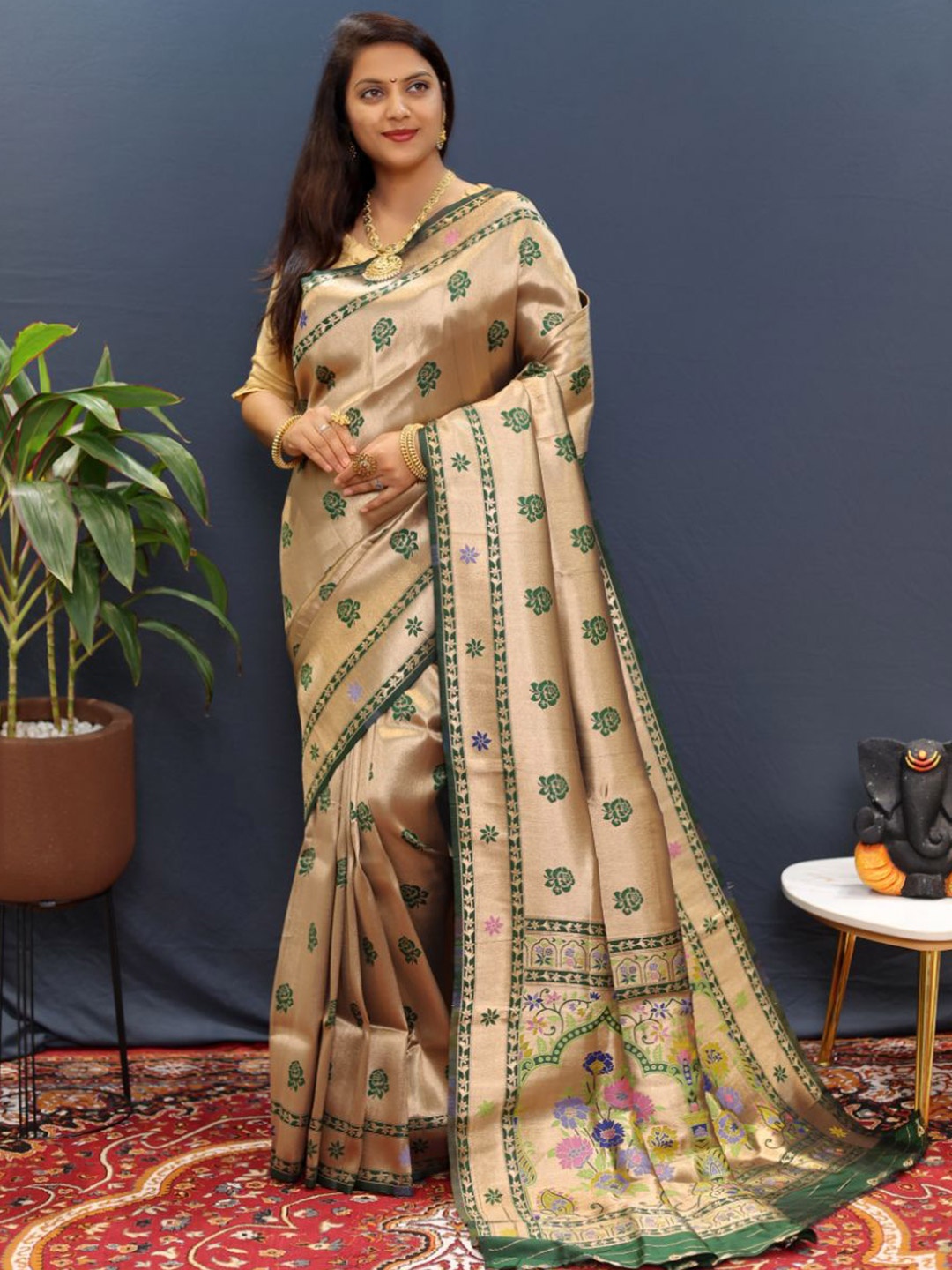 

amirat Woven Design Zari Banarasi Saree, Gold