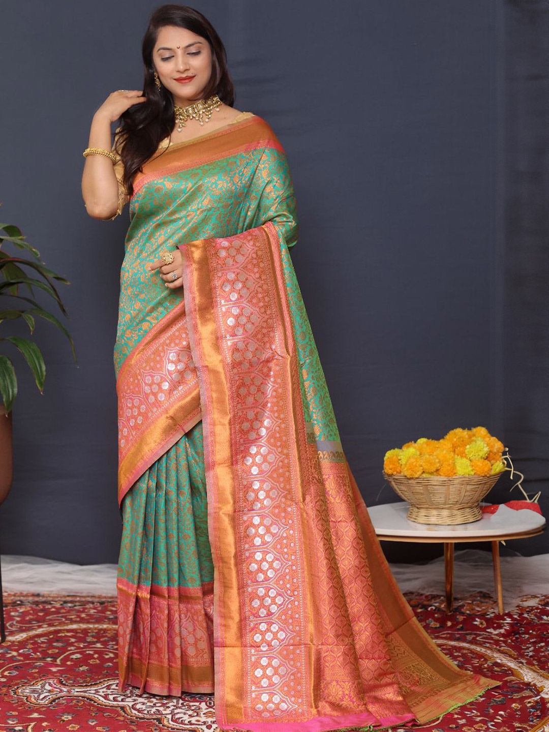 

amirat Woven Design Pure Silk Heavy Work Banarasi Saree, Green