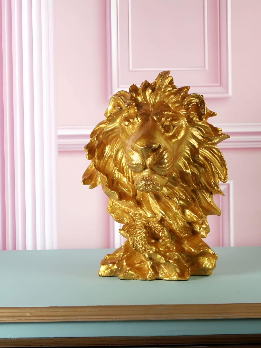 

THE WHITE INK DECOR Gold-Toned Majestic Lion Head Figurine Showpiece