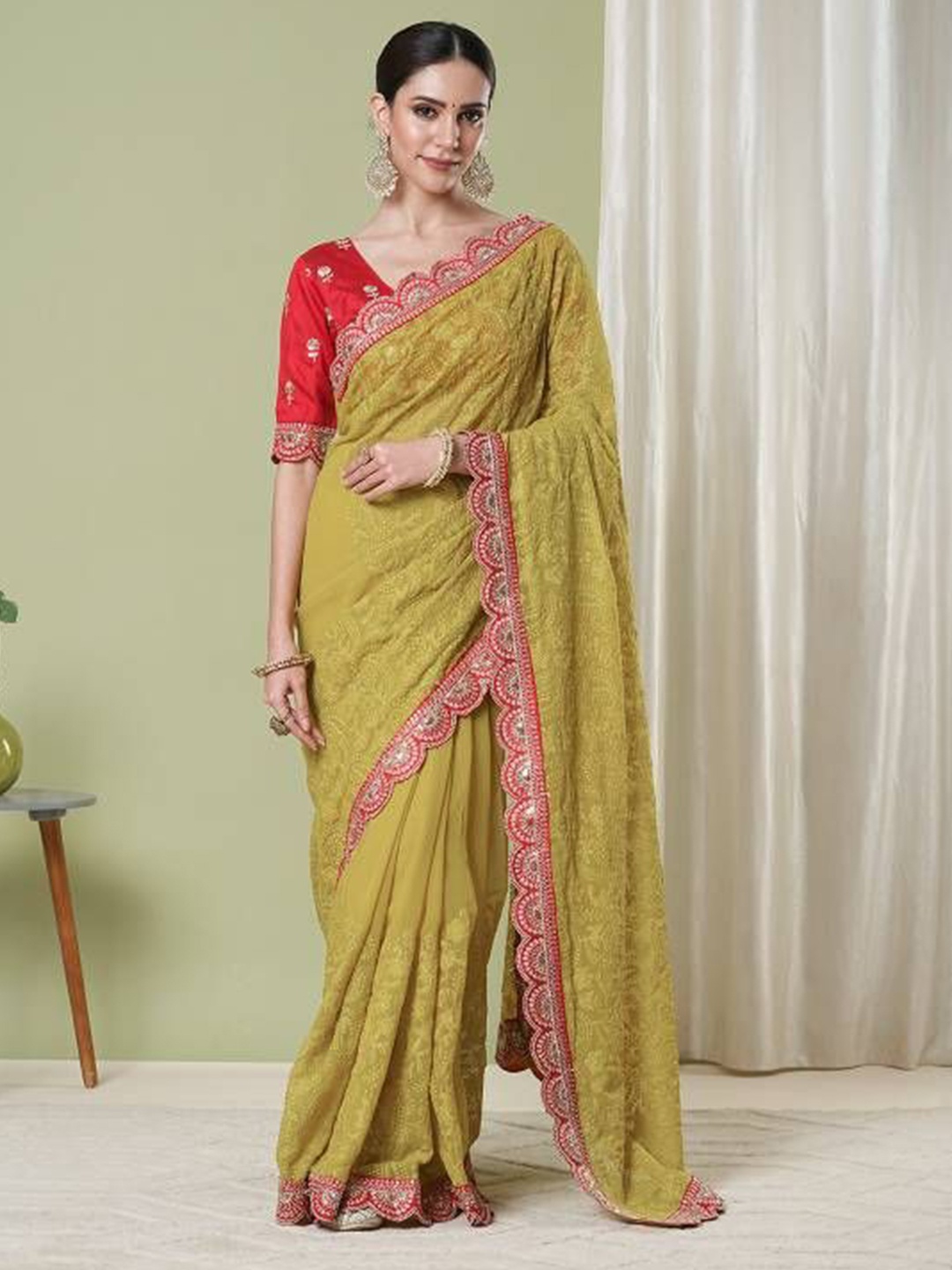 

HI FI NX Sequinned Pure Georgette Saree, Green