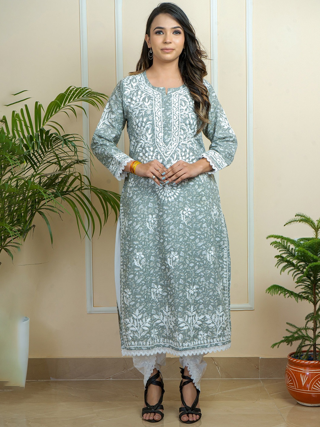 

ADR CHIKAN Floral Embroidered Notch Neck Mulmul Cotton Straight Kurta, Grey