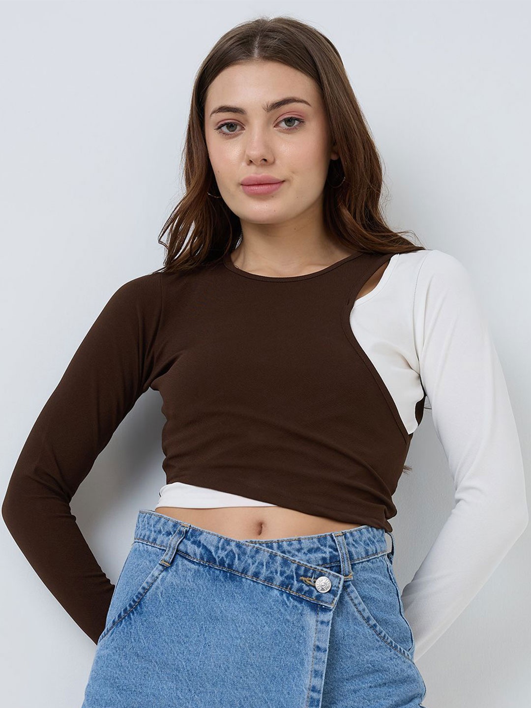 

SZN Women Colourblocked Fitted Crop Top, Coffee brown