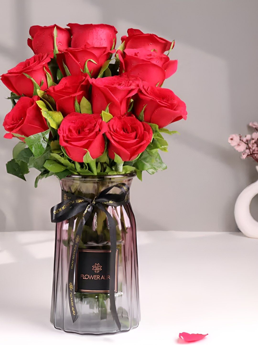 

Floweraura 12-Pcs Red Roses Bouquet Fresh Live Flowers With Vase