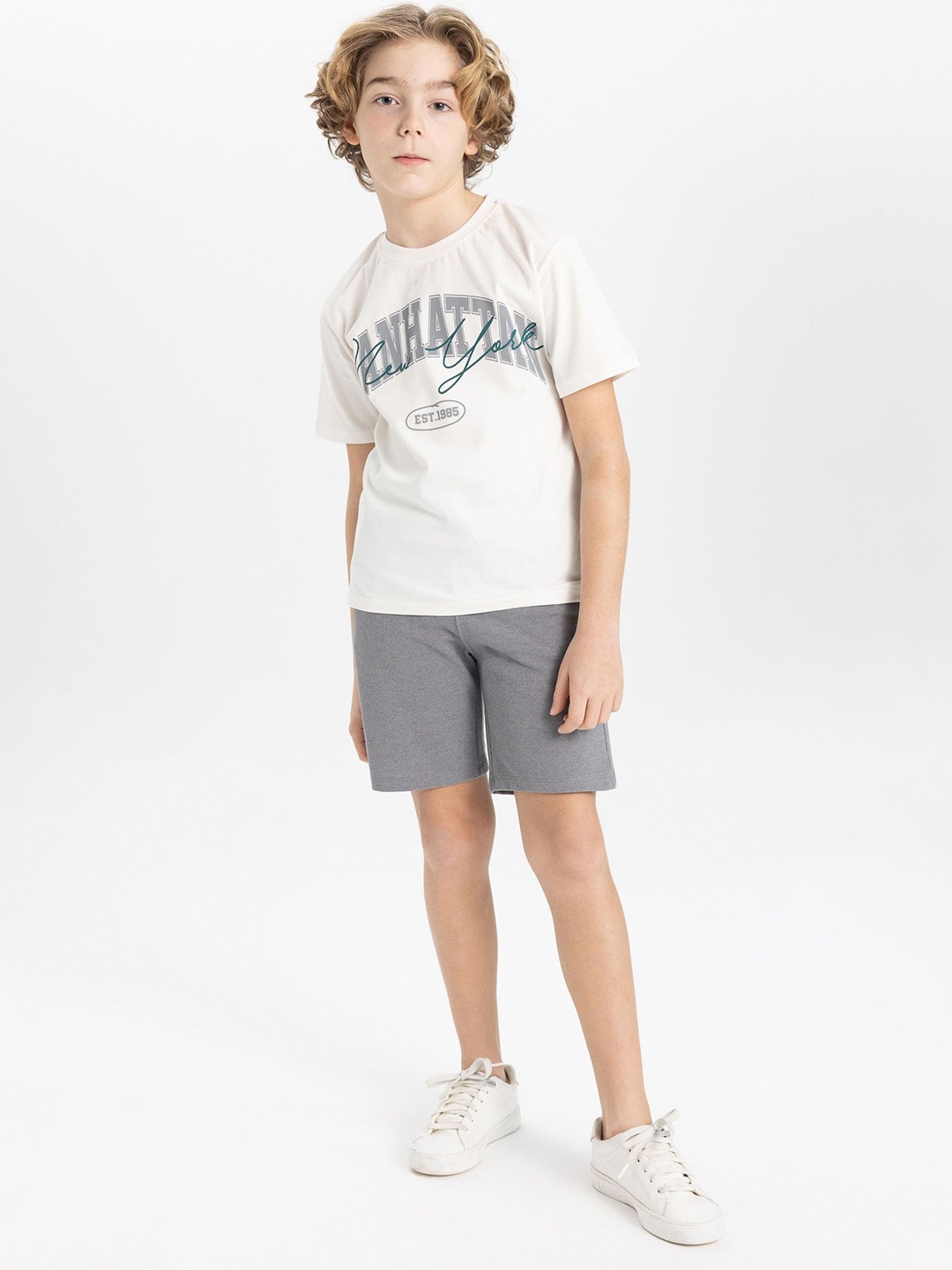 

DeFacto Boys Printed T-shirt with Shorts, White