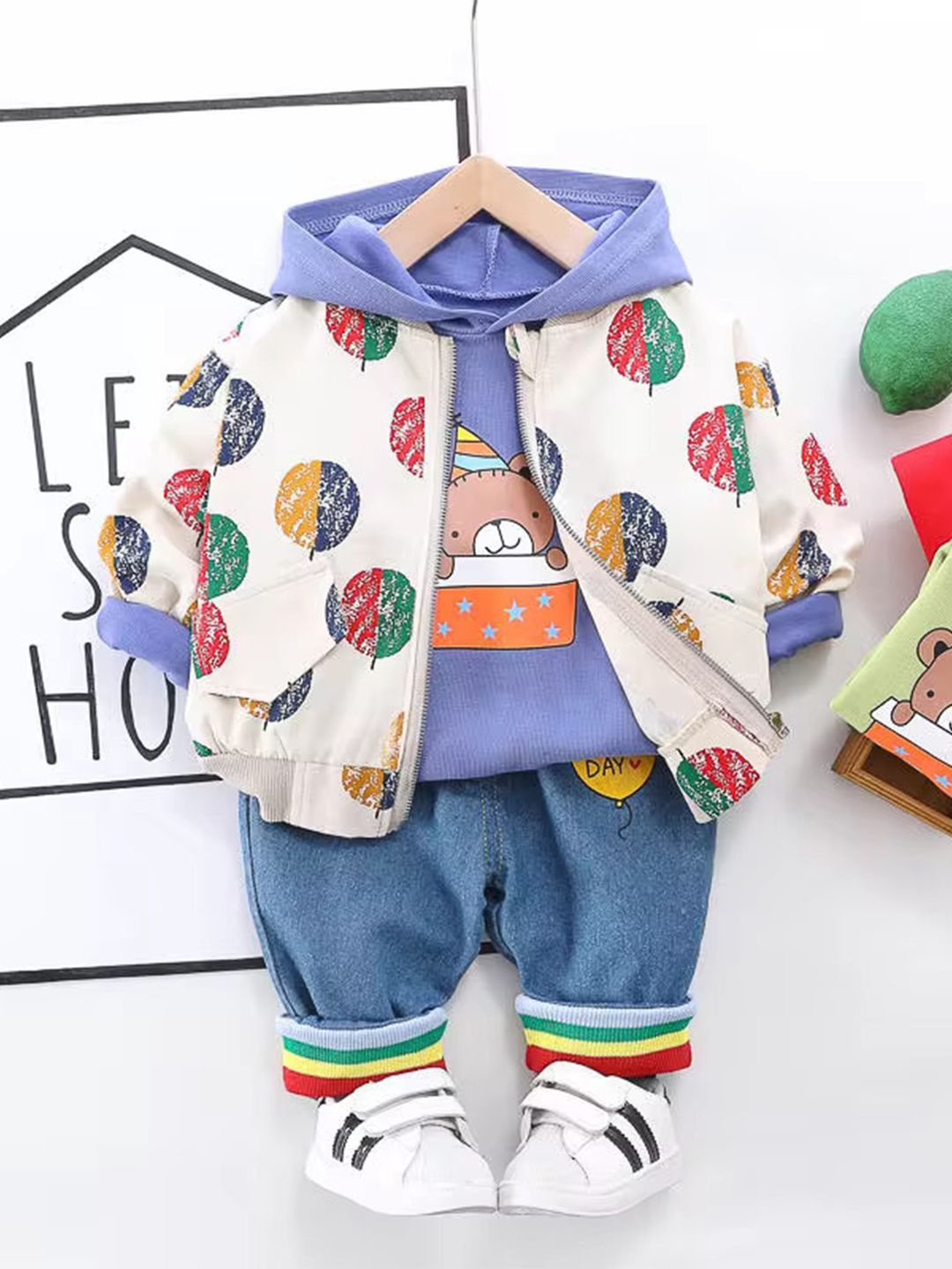 

Bold N Elegant Unisex Kids Printed Hooded Sweatshirt With Jacket And Jeans, Blue