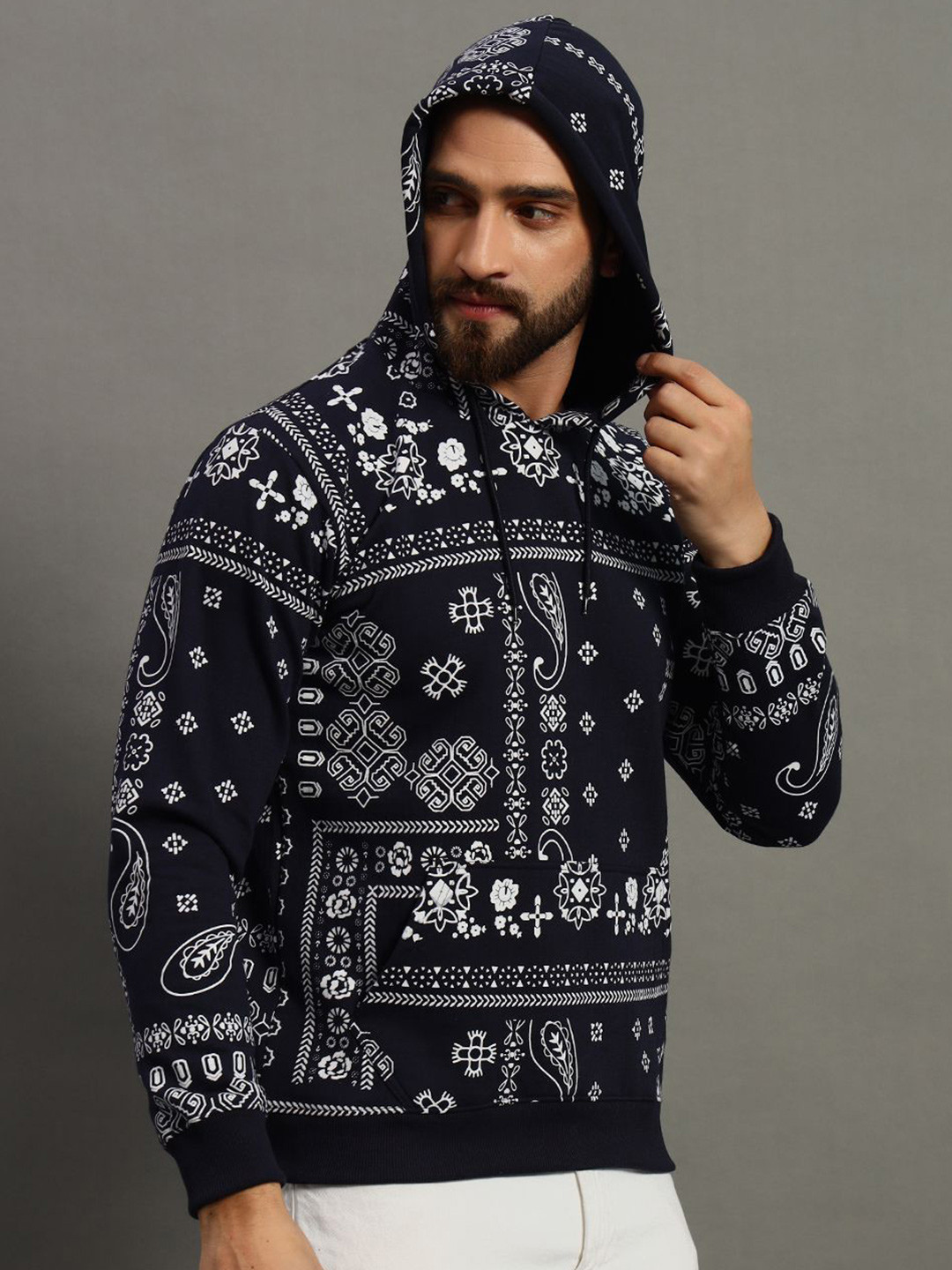 

HUSHBUCKS Men Printed Hooded Pullover Sweatshirt, Navy blue