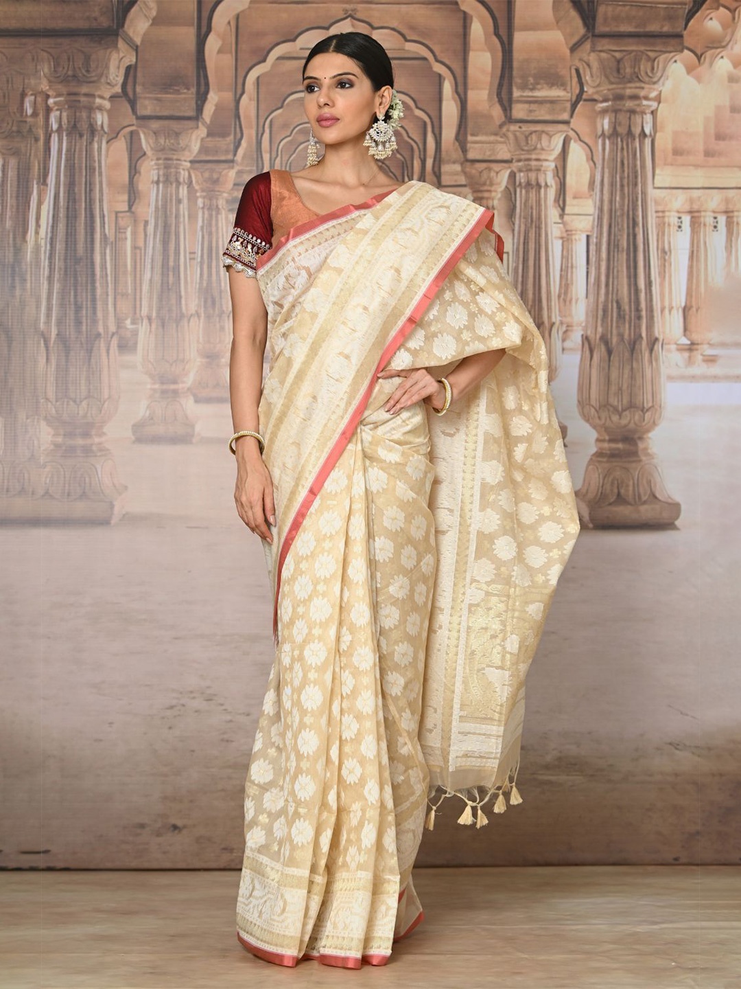 

NITARAA Woven Design Saree, White