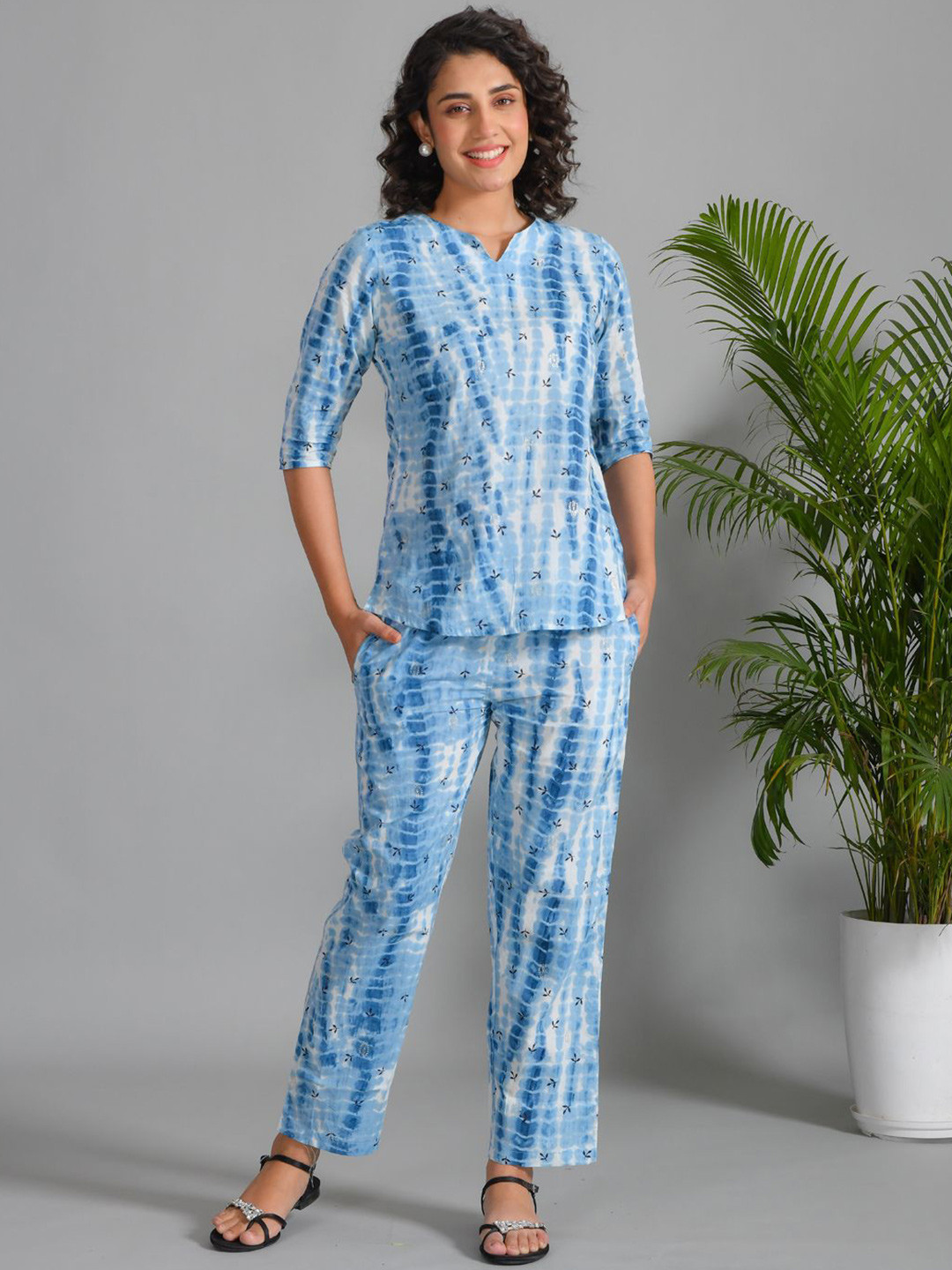 

SANSKRUTIHOMES Printed Pure Cotton Top With Trousers Co-Ords, Blue