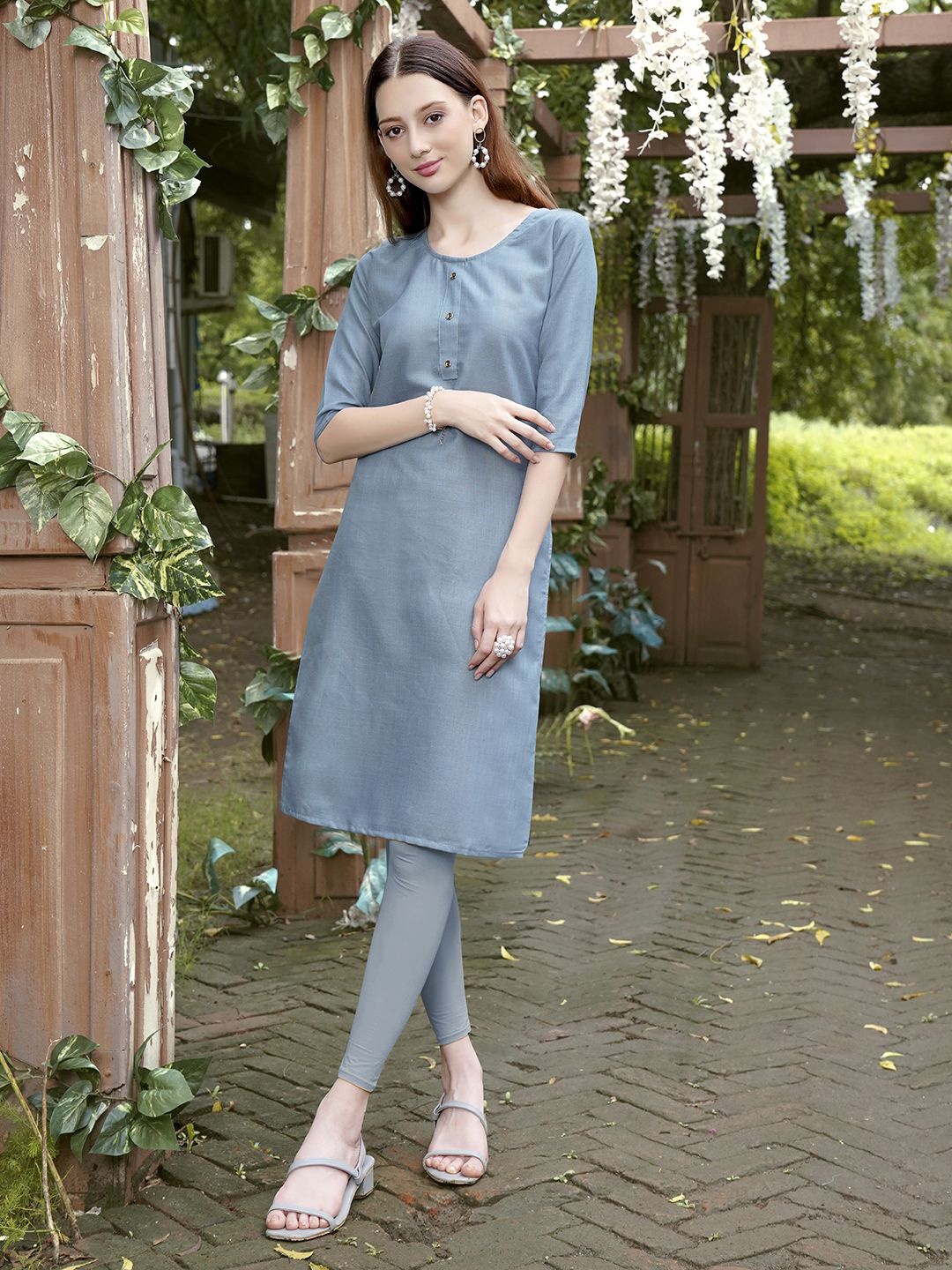 

Anouk Rustic Women Round Neck Straight Kurta, Grey