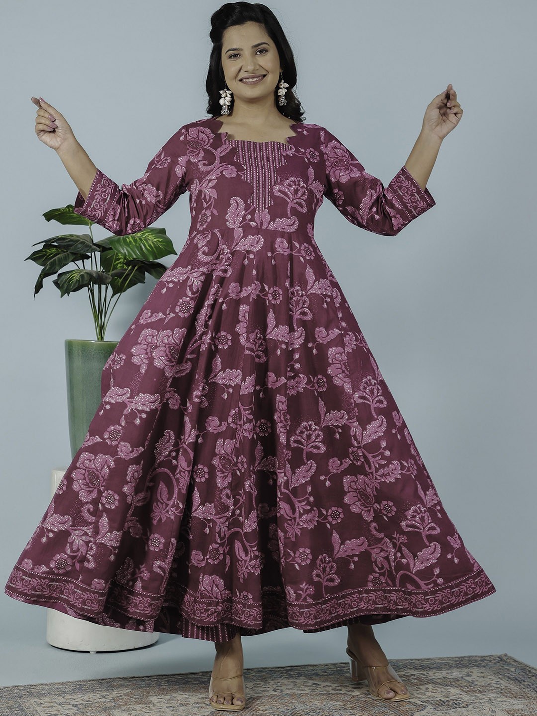 

Aramya Floral Printed Thread Work V-Neck Pure Cotton Anarkali Kurta, Purple