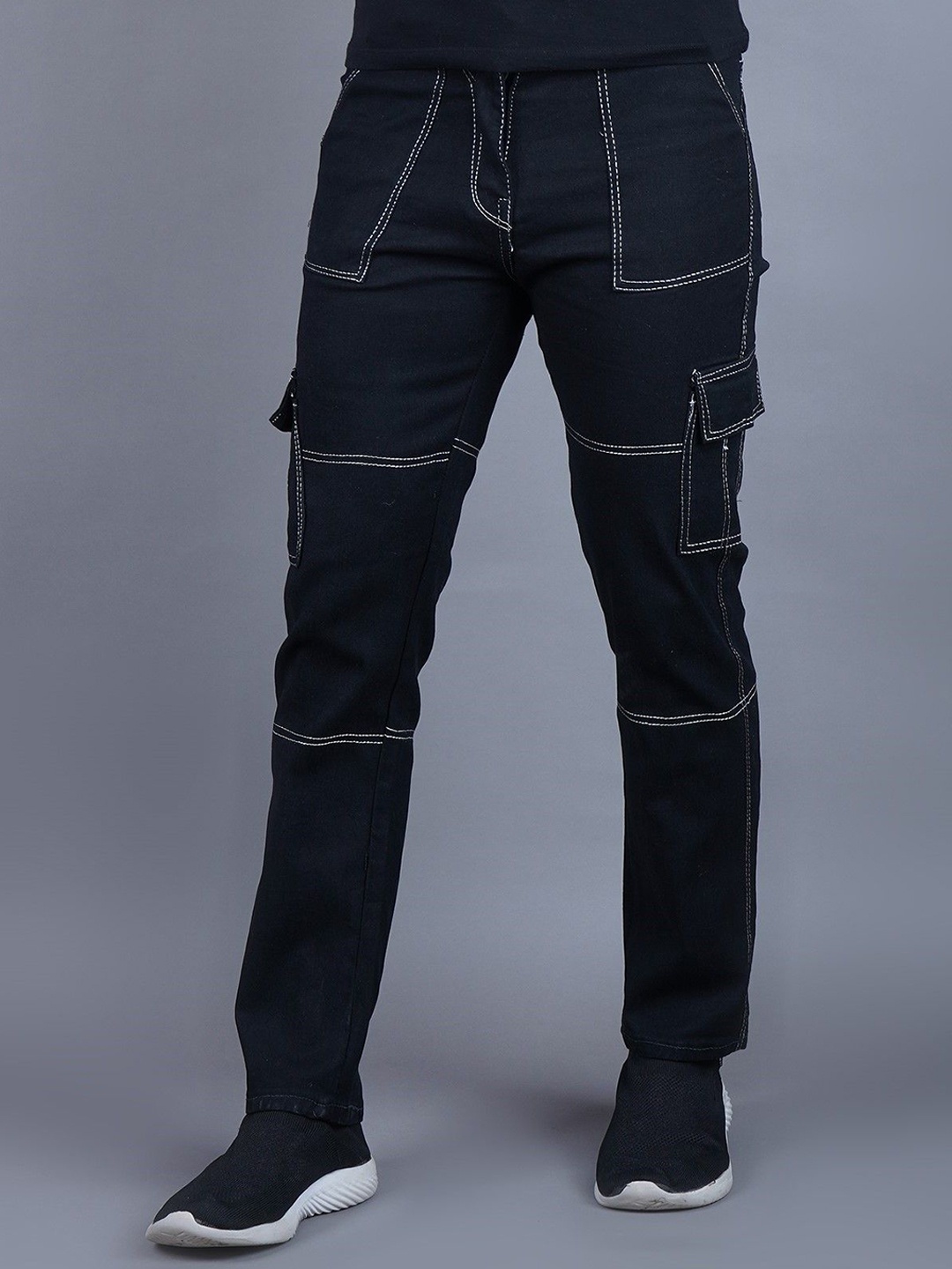

LINARIA Men Classic Mildly Distressed Jeans, Black