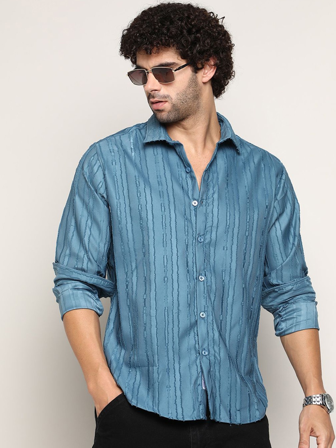 

Campus Sutra Men Comfort Fit Spread Collar Vertical Striped Casual Shirt, Blue