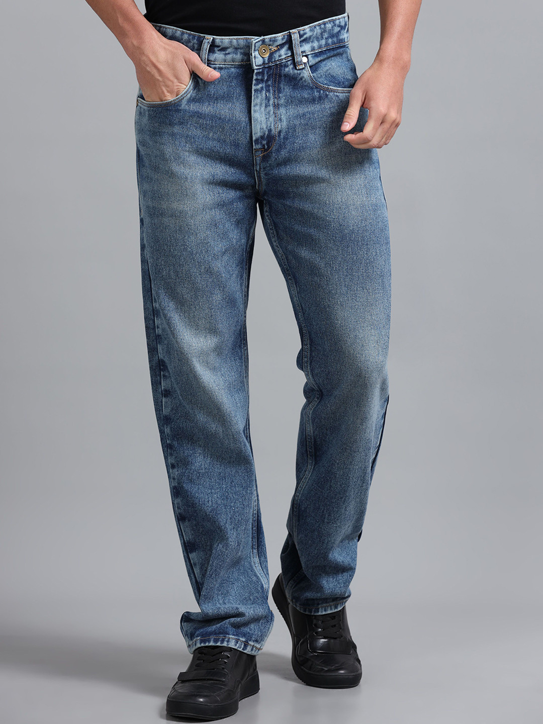 

The Roadster Lifestyle Pure Cotton Straight Fit Jeans, Blue