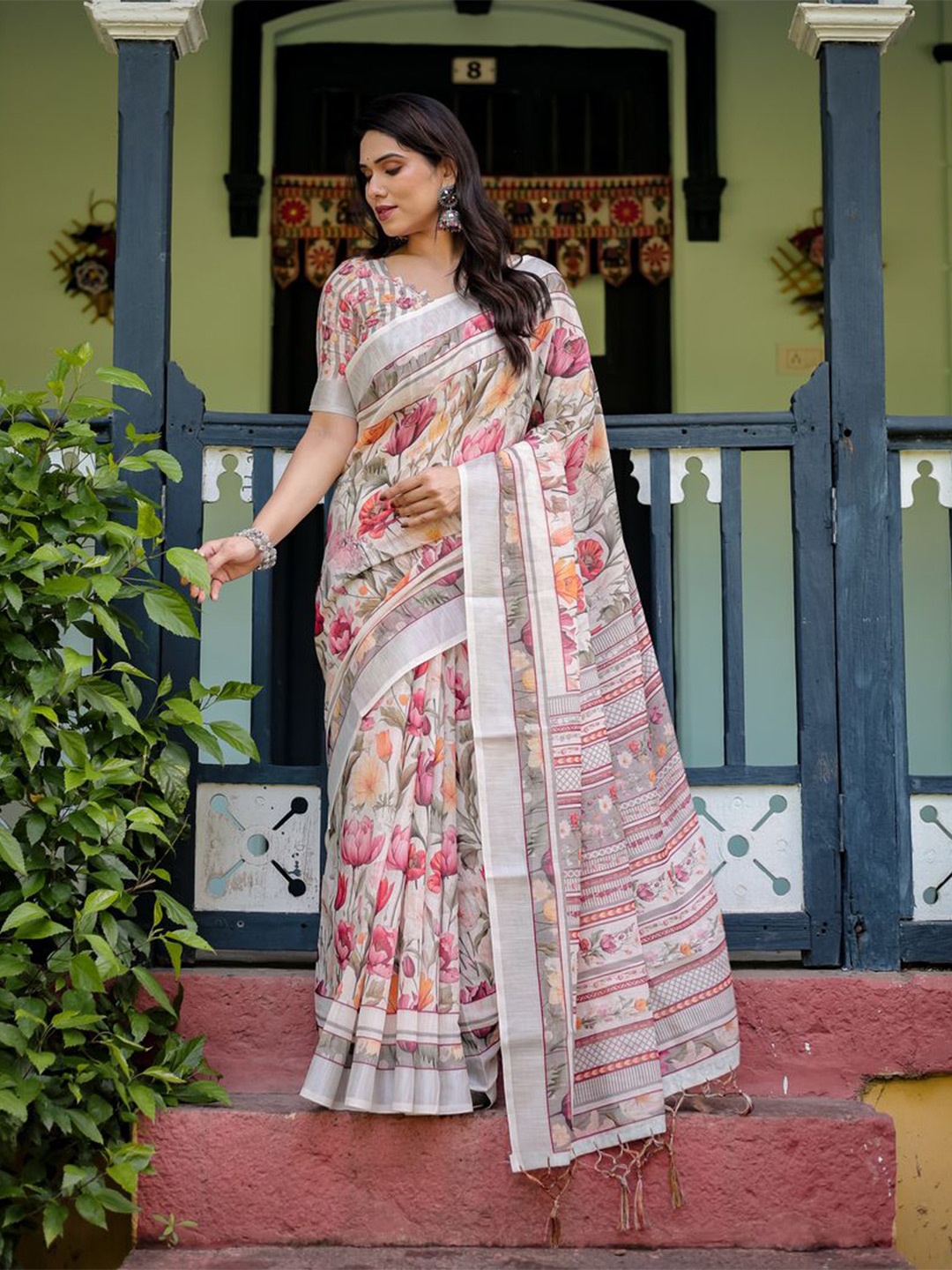 

ALMAARI FASHION Floral Zari Pure Linen Handloom Saree, Pink