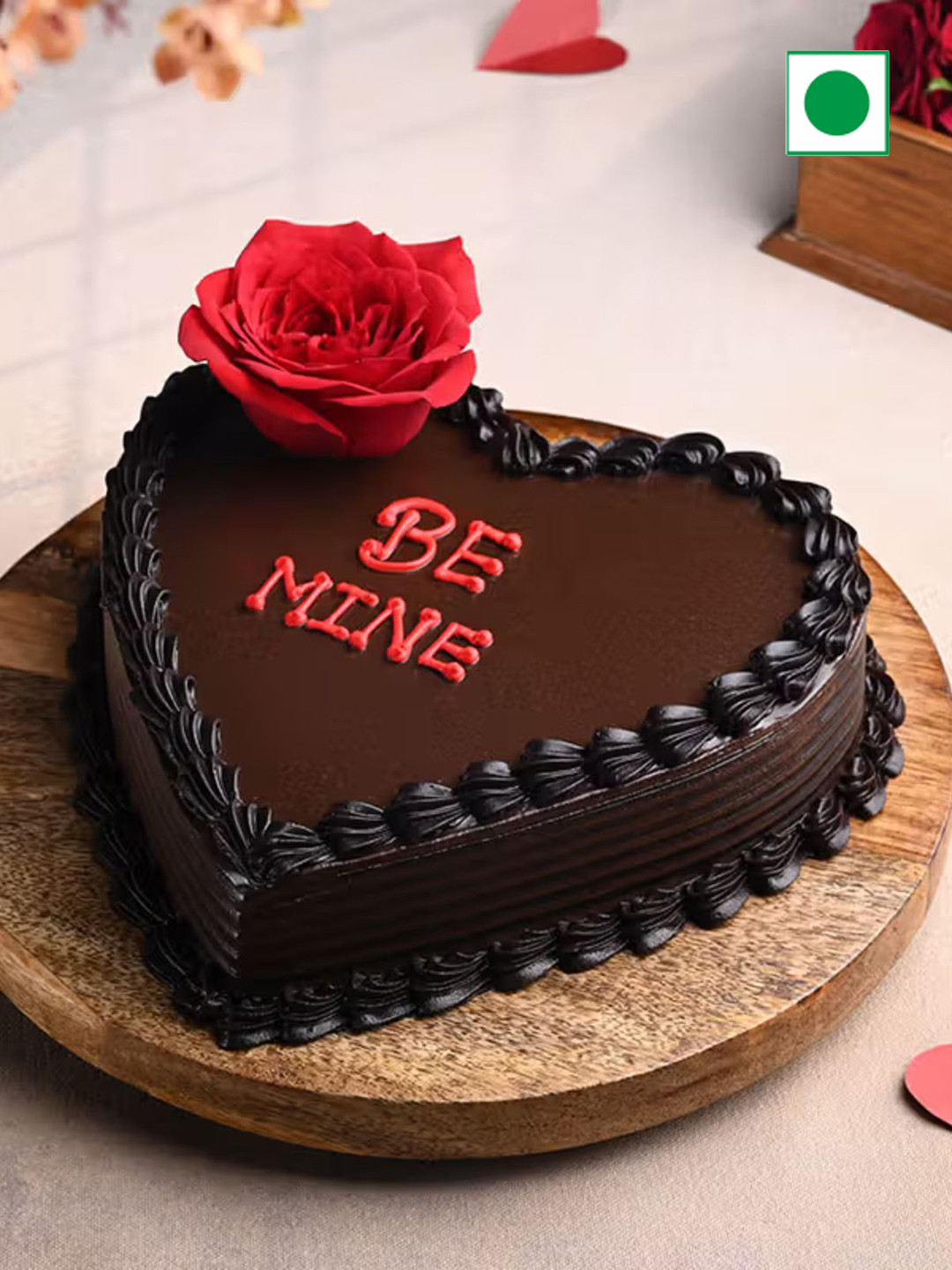 

Floweraura Chocolate Flavor Eggless Heart Cake2Kg, Brown