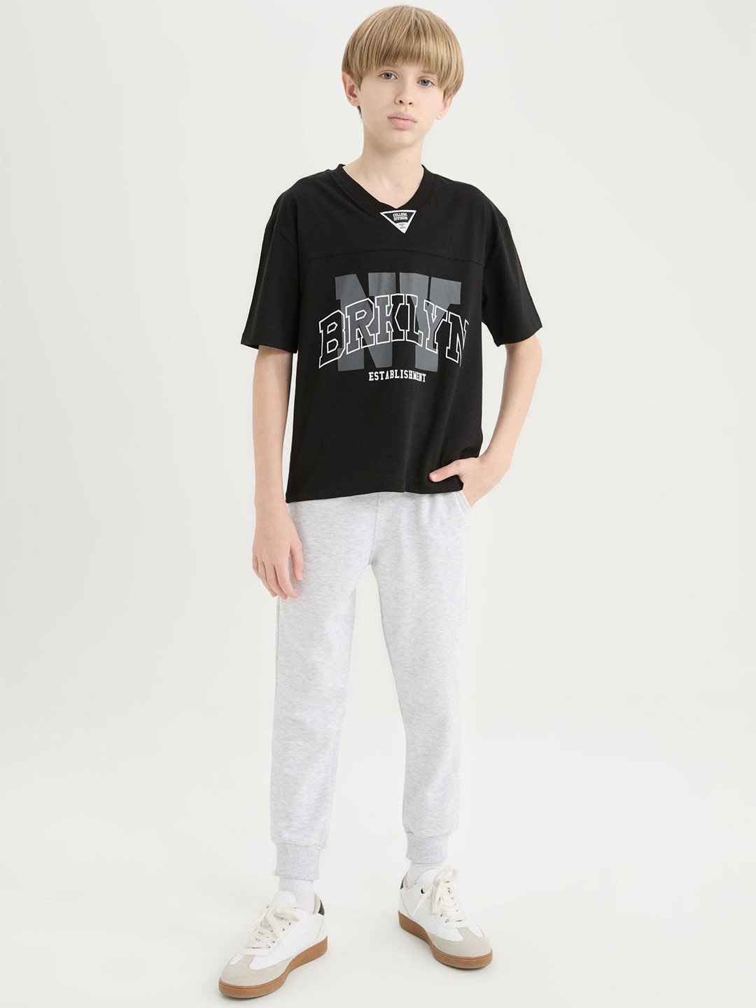 

DeFacto Boys Printed Pure Cotton T-shirt With Trouser, Black