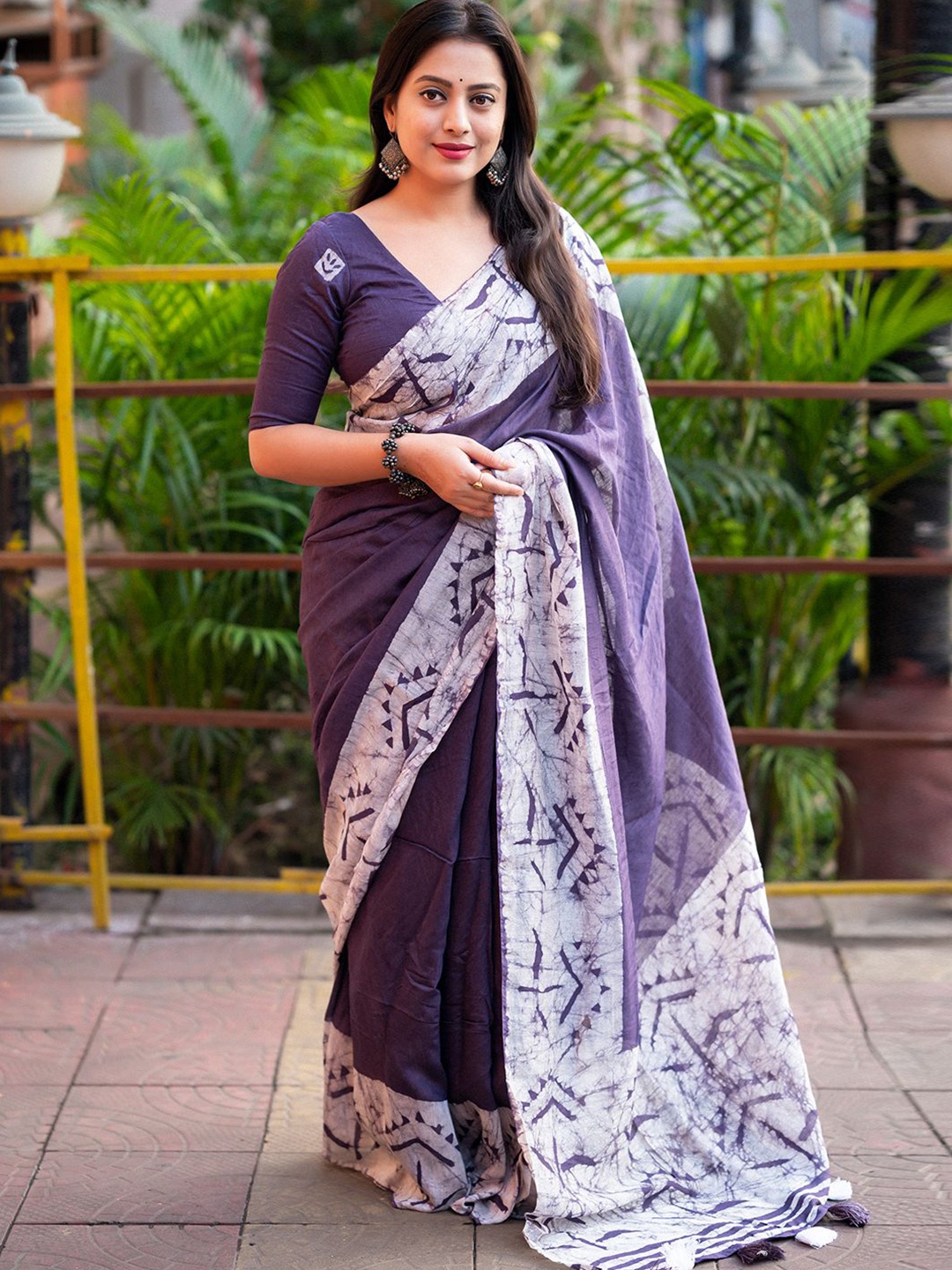 

Mitera Printed Chanderi Saree With Unstitched Blouse Piece, Lavender