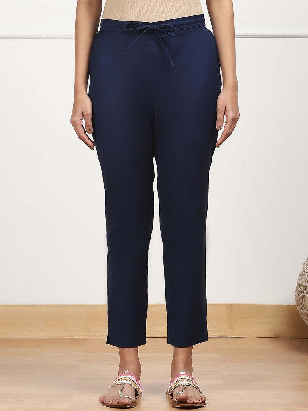 

Biba Women Relaxed Low-Rise Trousers, Navy blue
