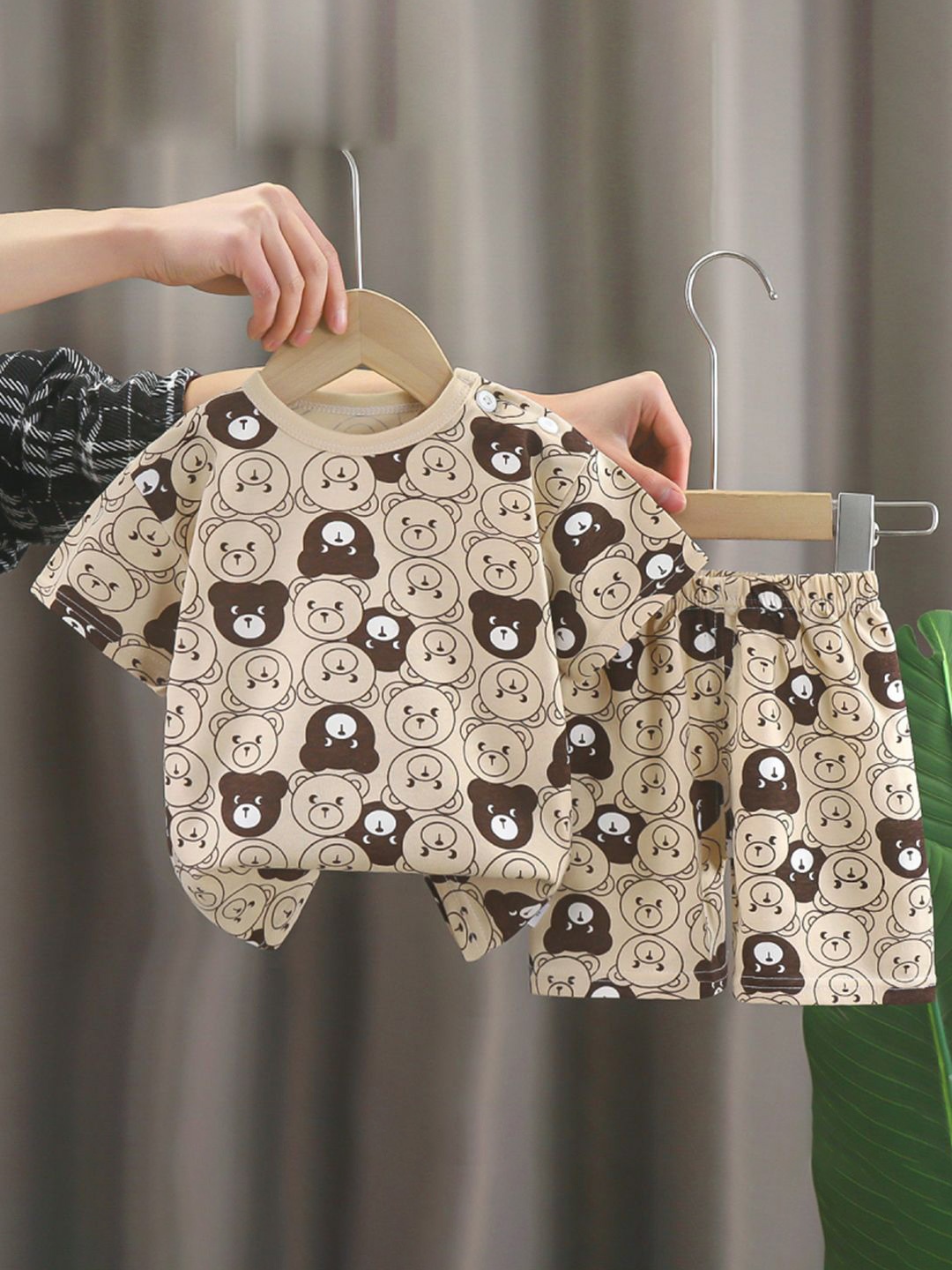

Bold N Elegant Boys Printed Pure Cotton T-shirt With Shorts, Brown