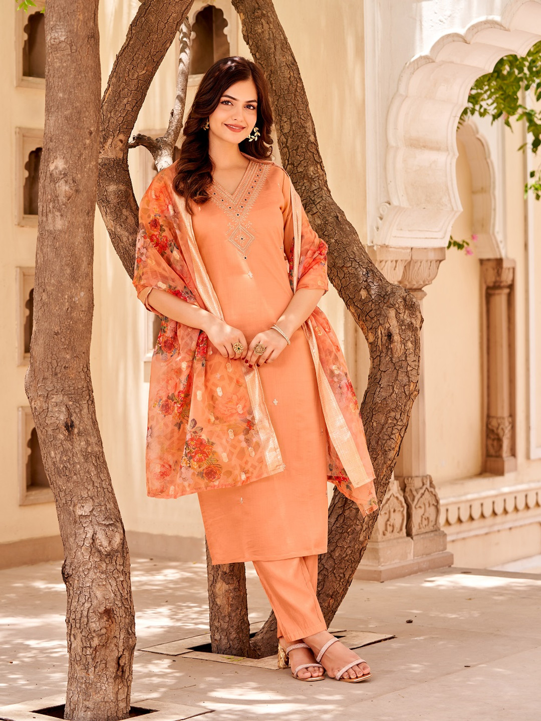

choiceit Women Embroidered Regular Chanderi Silk Kurta with Pyjamas & With Dupatta, Orange