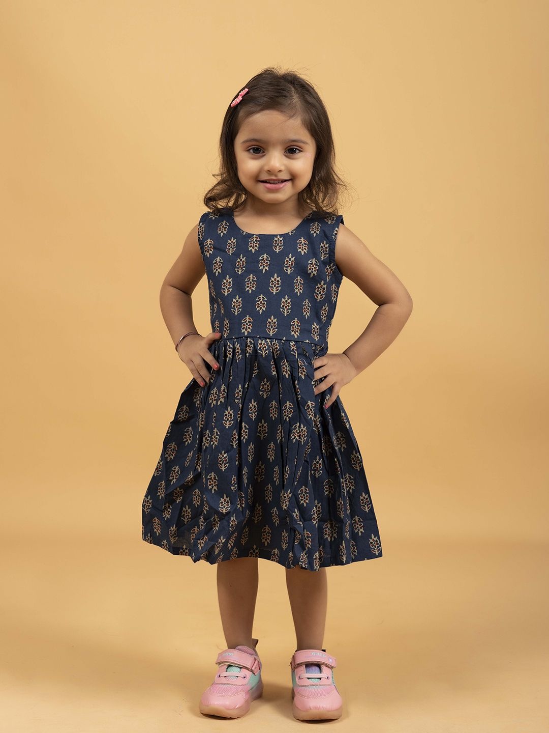 

SPARSA Kids-Girls Floral Print Sleeveless Fit & Flare Knee Length Dress, Navy blue