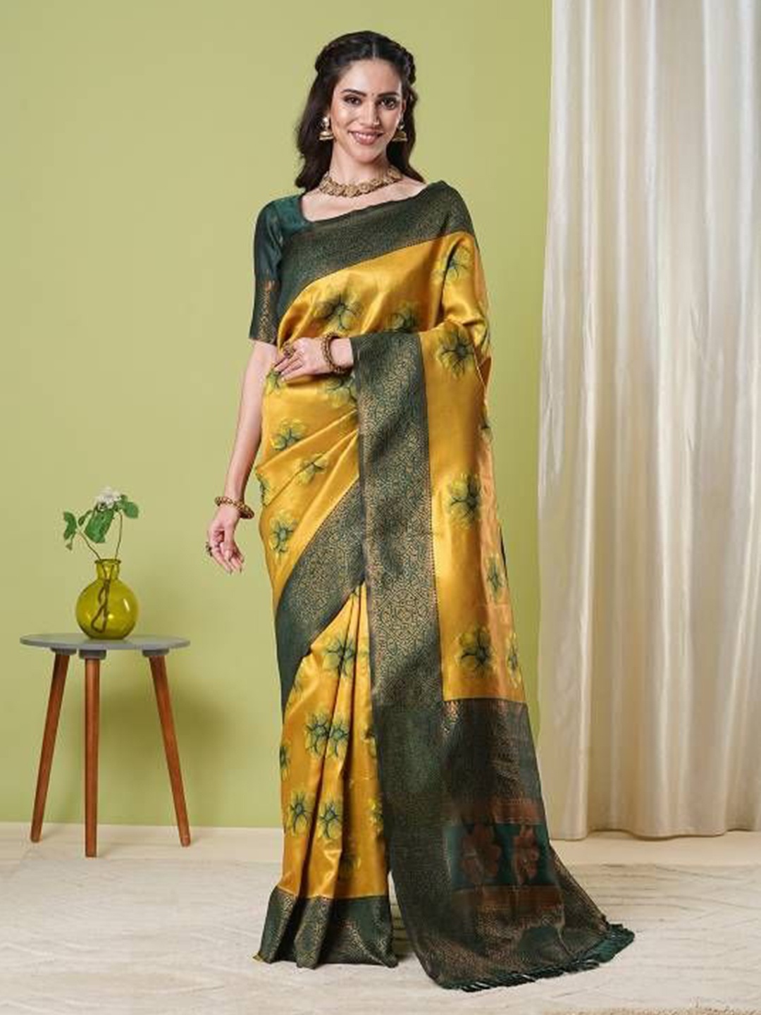 

HI FI NX Floral Woven Design Zari Banarasi Saree, Yellow