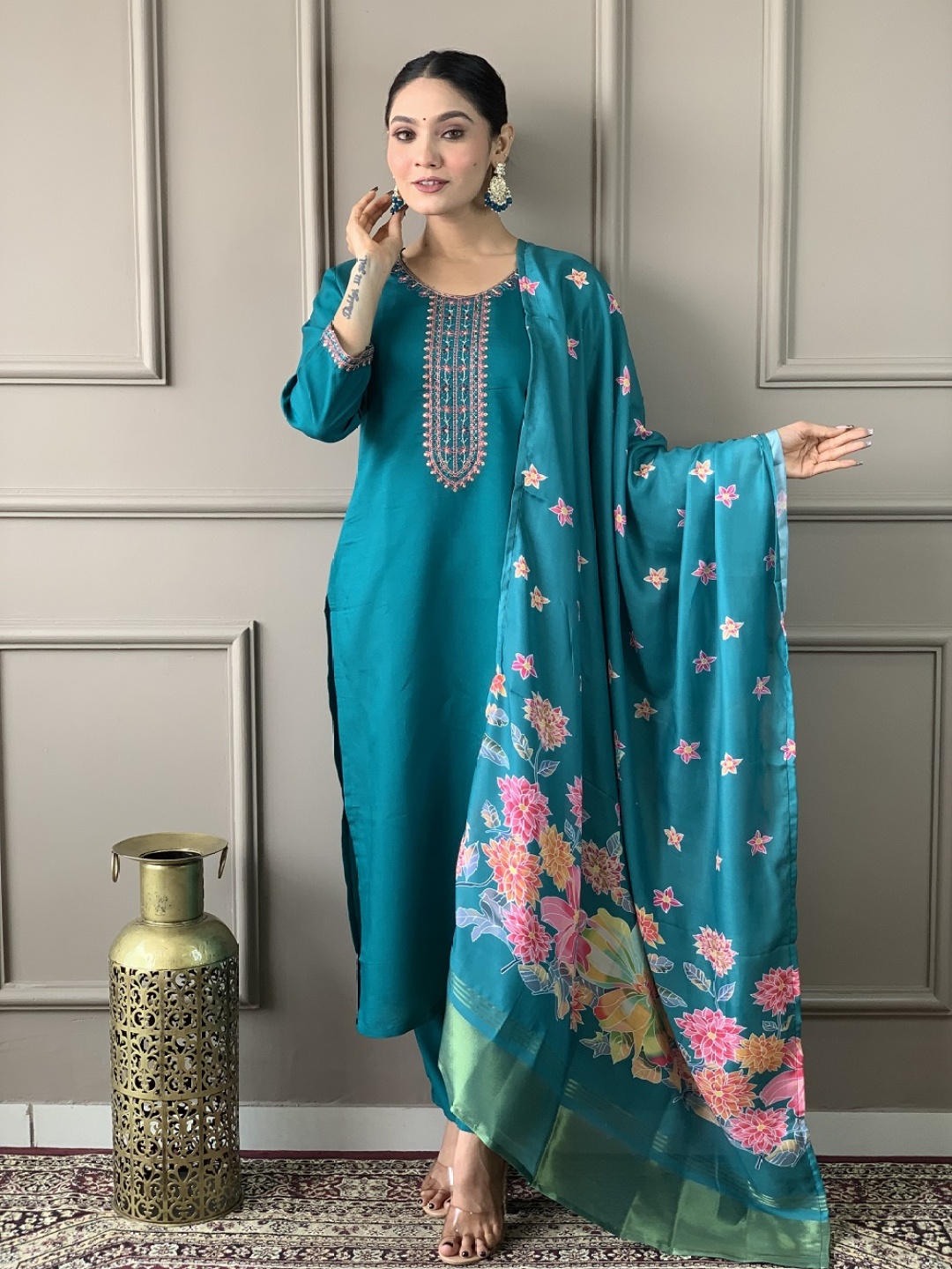 

choiceit Floral Embroidered Straight Kurta With Trouser And Dupatta, Teal