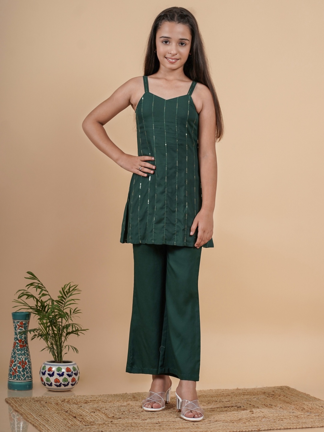 

TUNIYA Girls Embroidered Shoulder Straps Sequinned Work Kurta With Trousers, Green