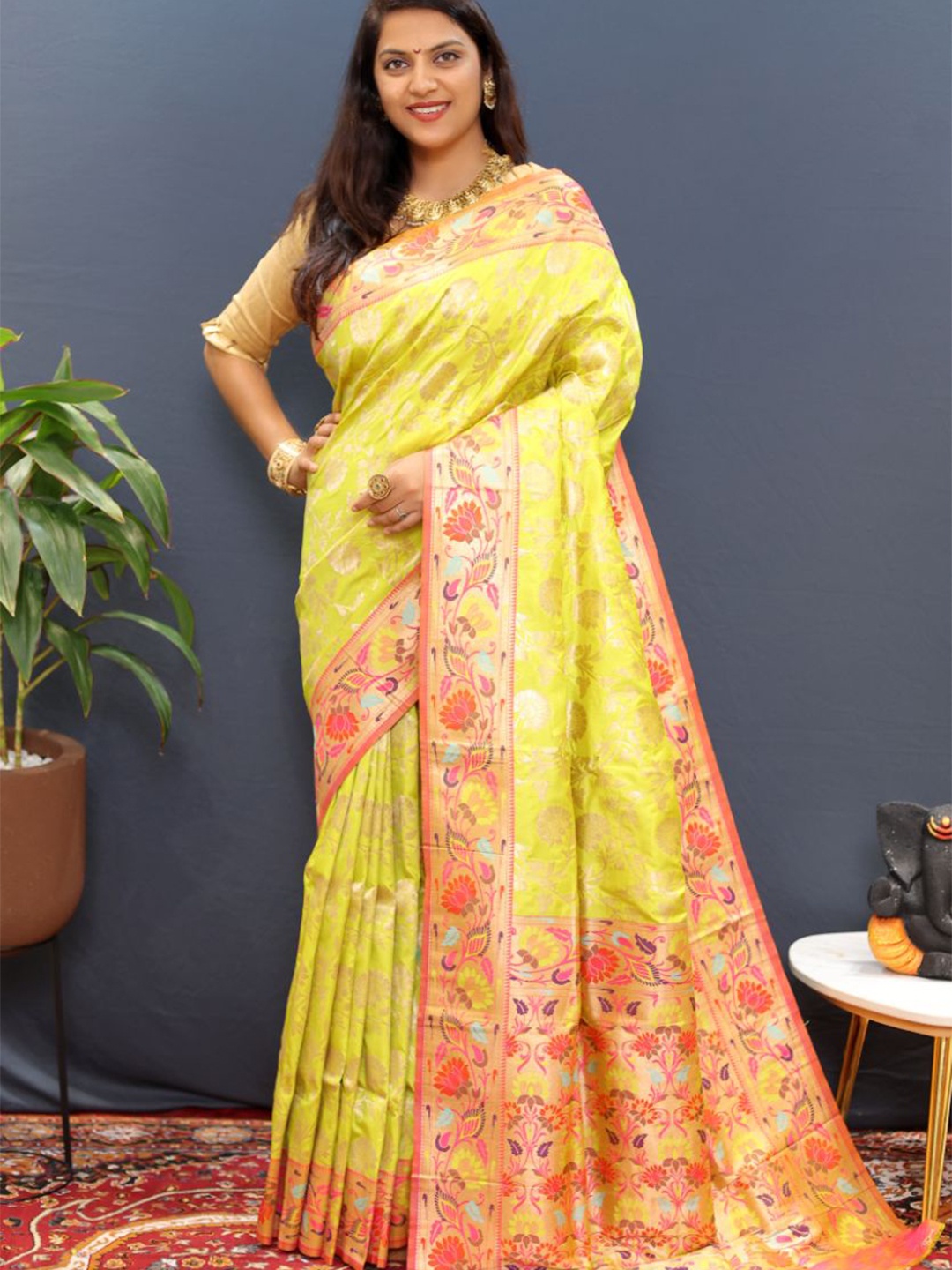 

amirat Woven Design Zari Detailing Pure Silk Banarasi Saree, Yellow