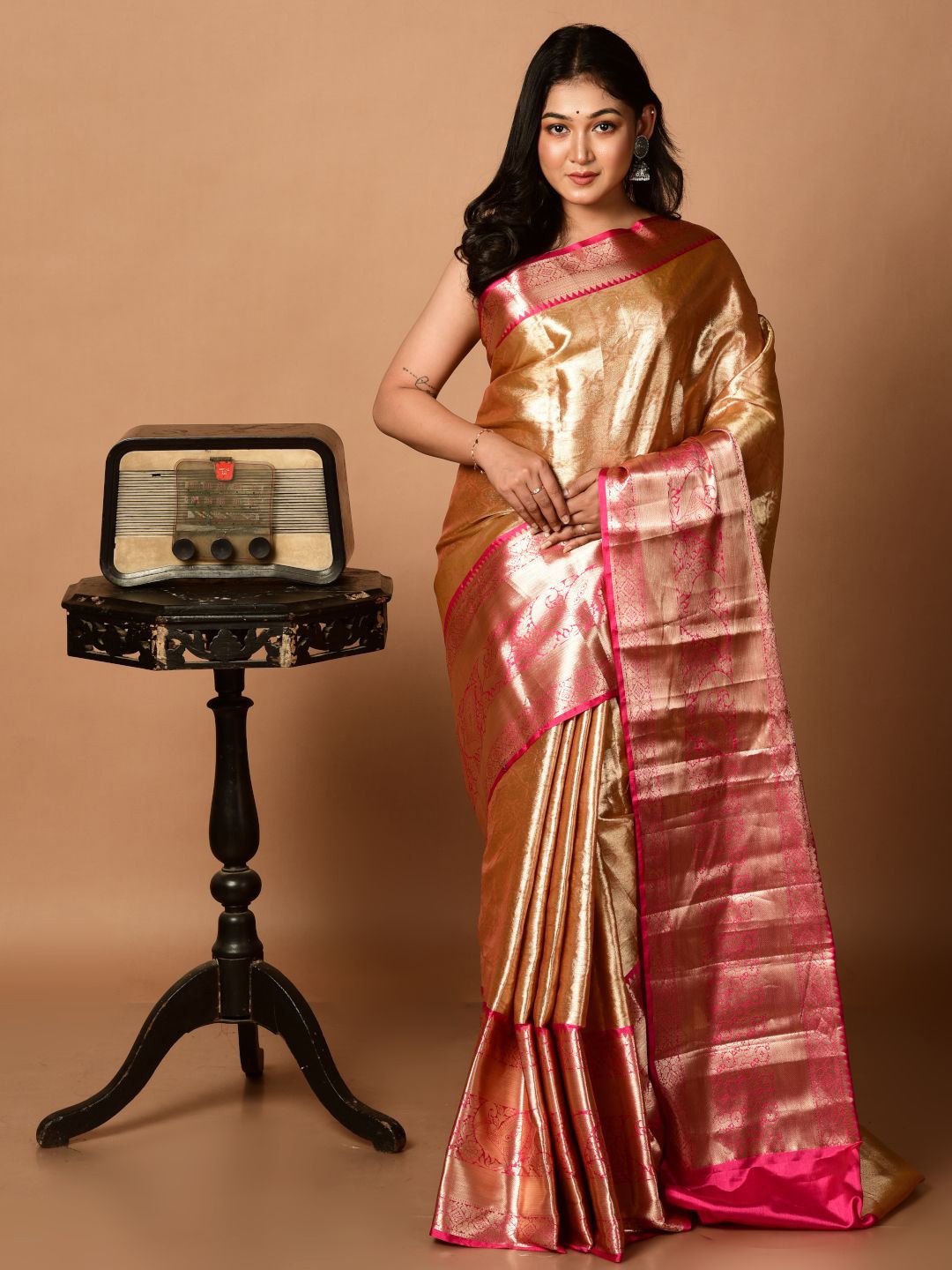 

HOUSE OF ARLI Woven Design Zari Pure Silk Garad Saree, Gold