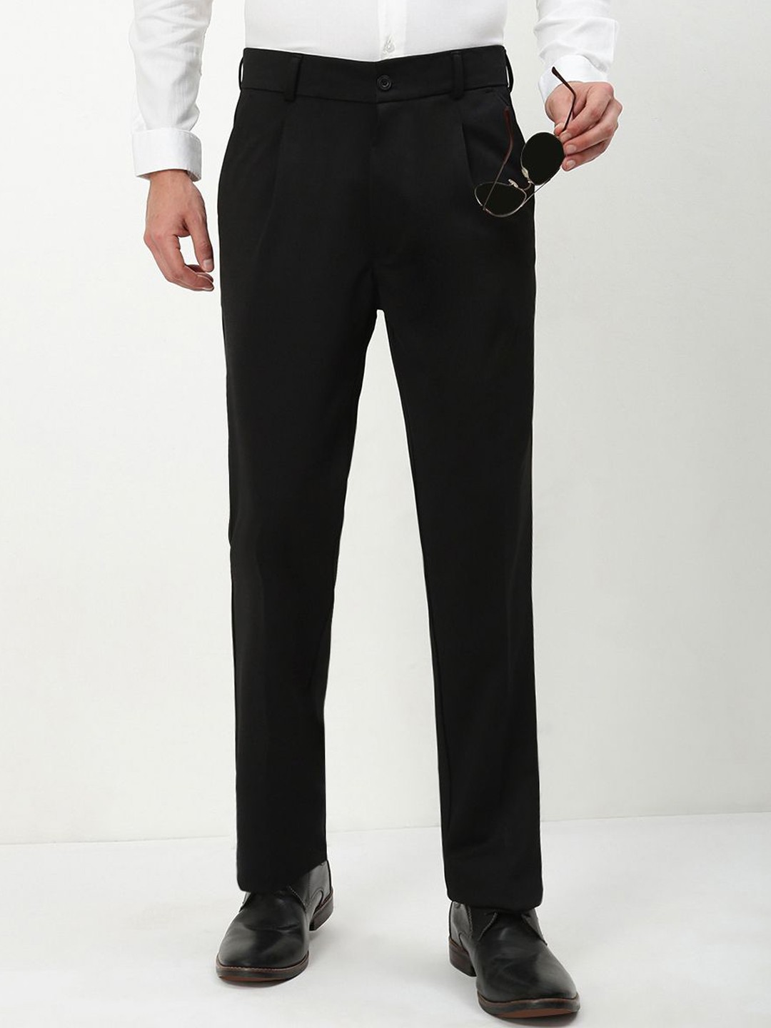 

SHOWOFF Men Comfort Low-Rise Pleated Trousers, Black
