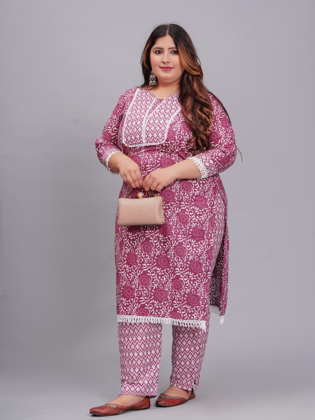

HIGHLIGHT FASHION EXPORT Plus Size Floral Printed Straight Kurta With Trouser, Pink