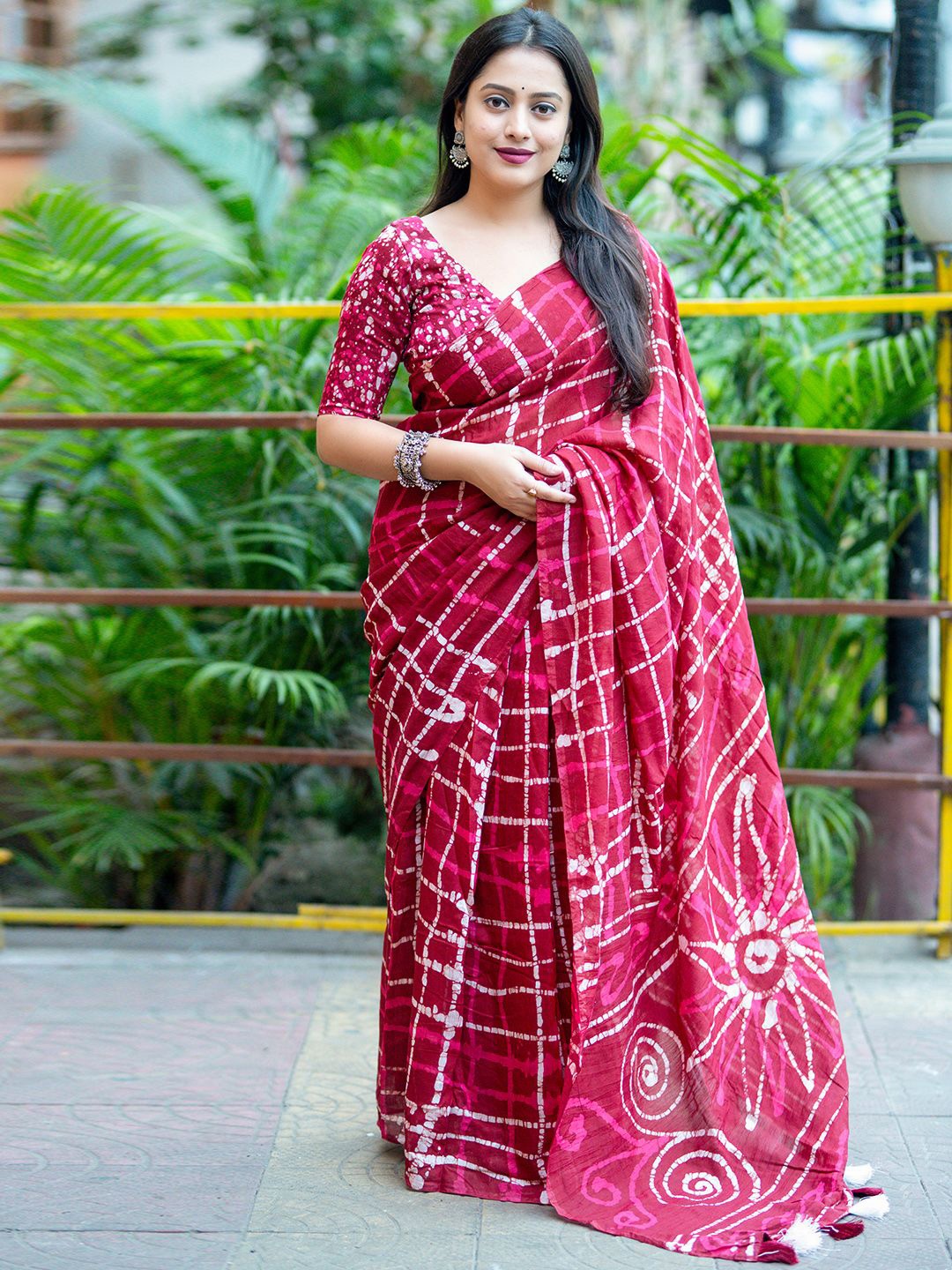 

LeeliPeeri Designer Checked Chanderi Saree With Unstitched Blouse Piece, Red