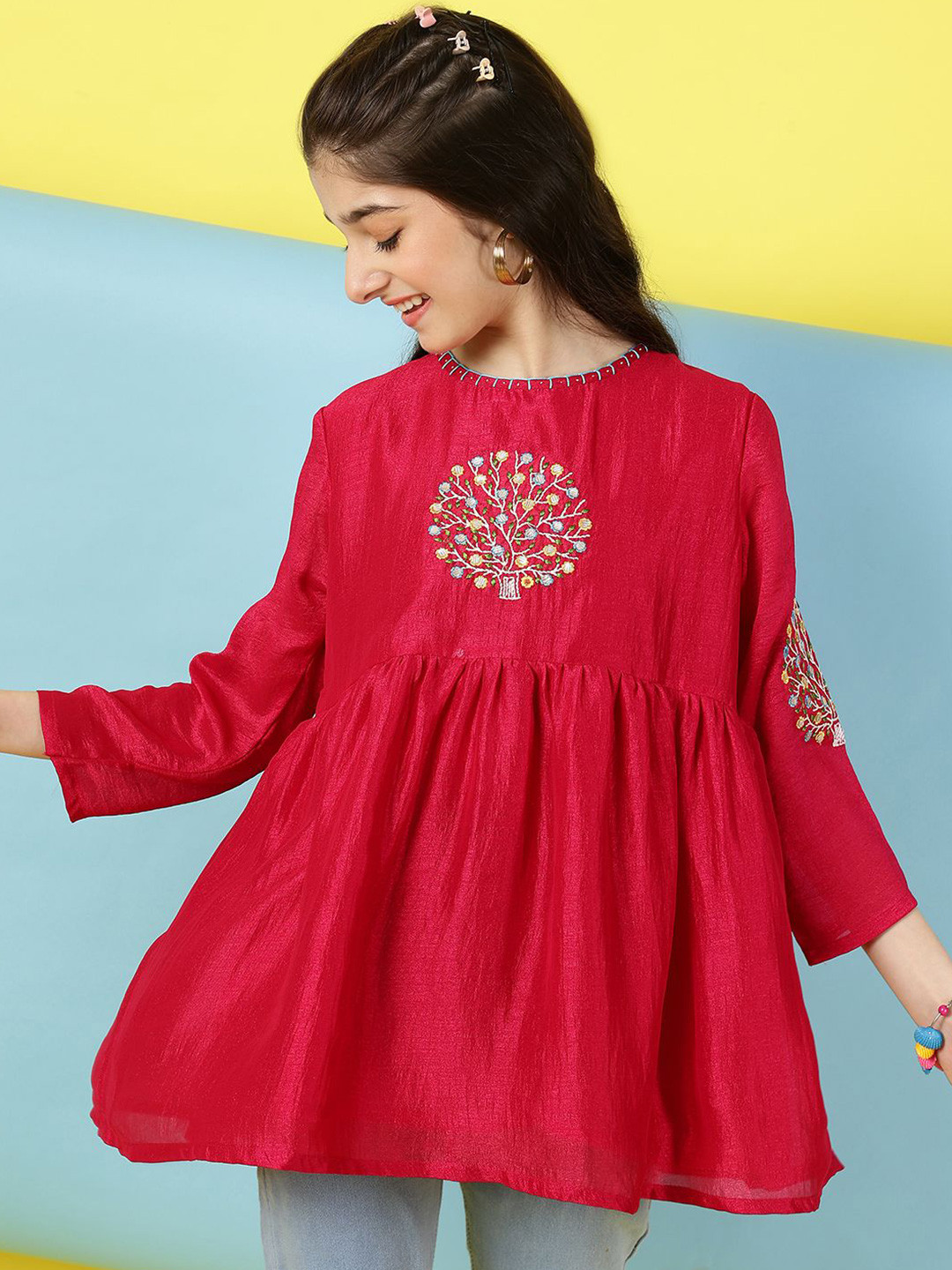 

Ishti Girls Solid Embroidered Regular Top, Red