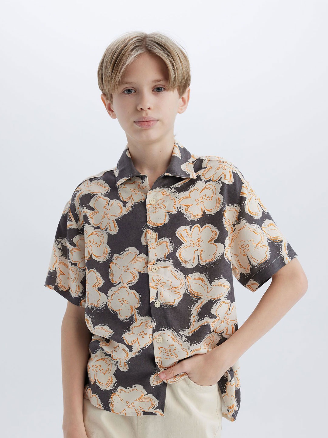

DeFacto Boys Spread Collar Floral Printed Casual Shirt, Charcoal