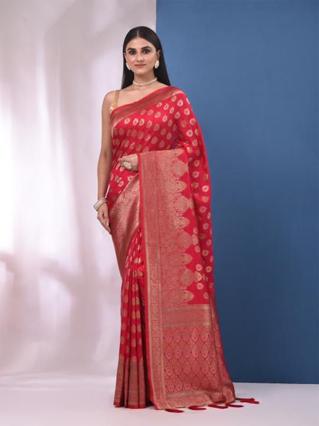 

VIBHAVARI Woven Design Zari Saree, Red