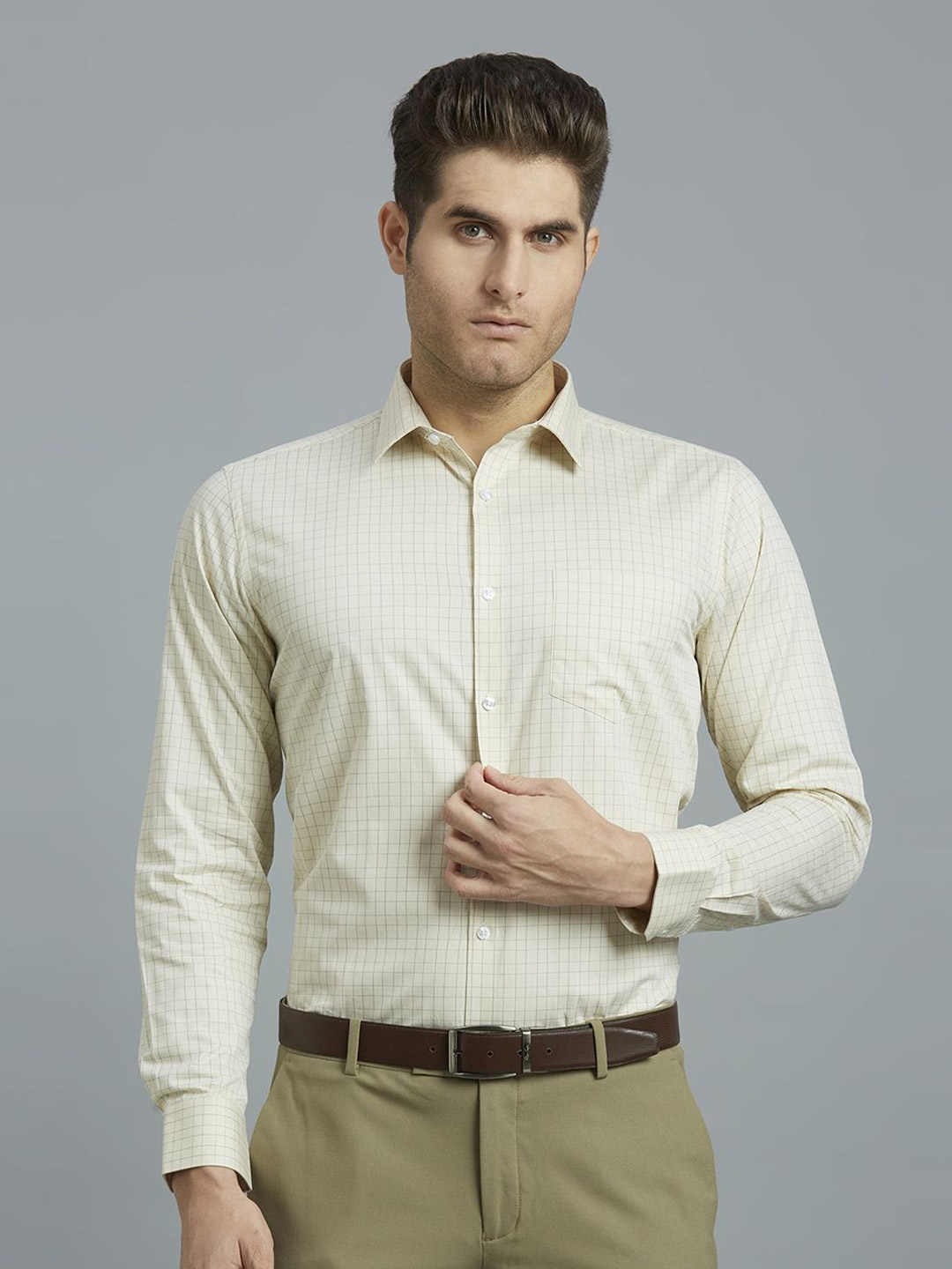 

Reid & Taylor Men India Slim Fit Spread Collar Micro Checked Cotton Formal Shirt, Beige