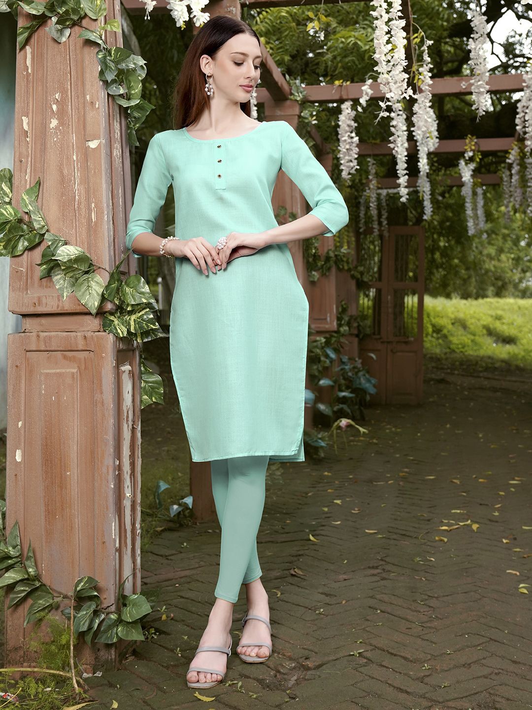 

Anouk Rustic Women Round Neck Straight Kurta, Sea green